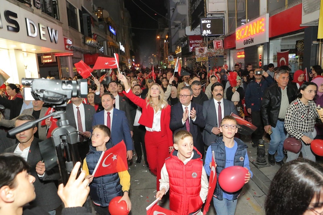 Çanakkale Biga'da Fener Alayı Ile Cumhuriyet Coşkusu8