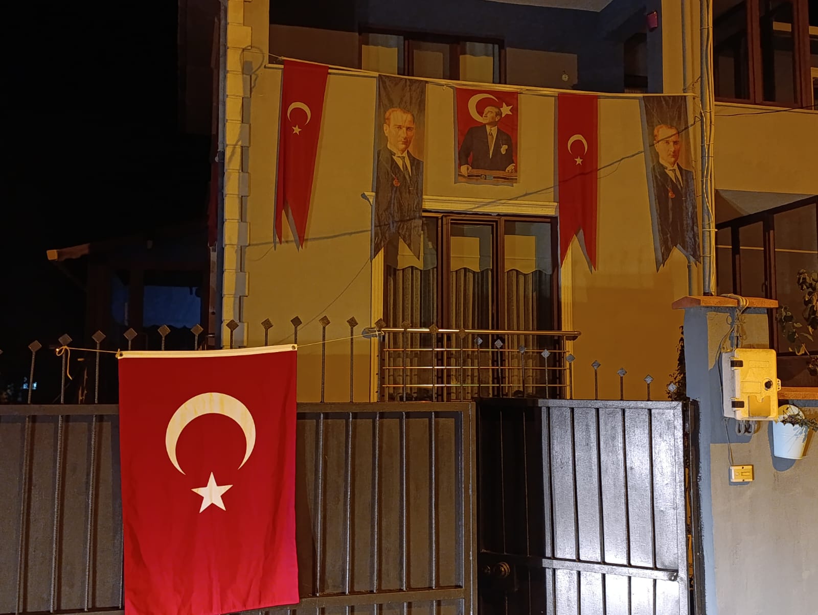 Çanakkale Biga’da Yüreklerden Kopan Bir Vatan Sevgisi