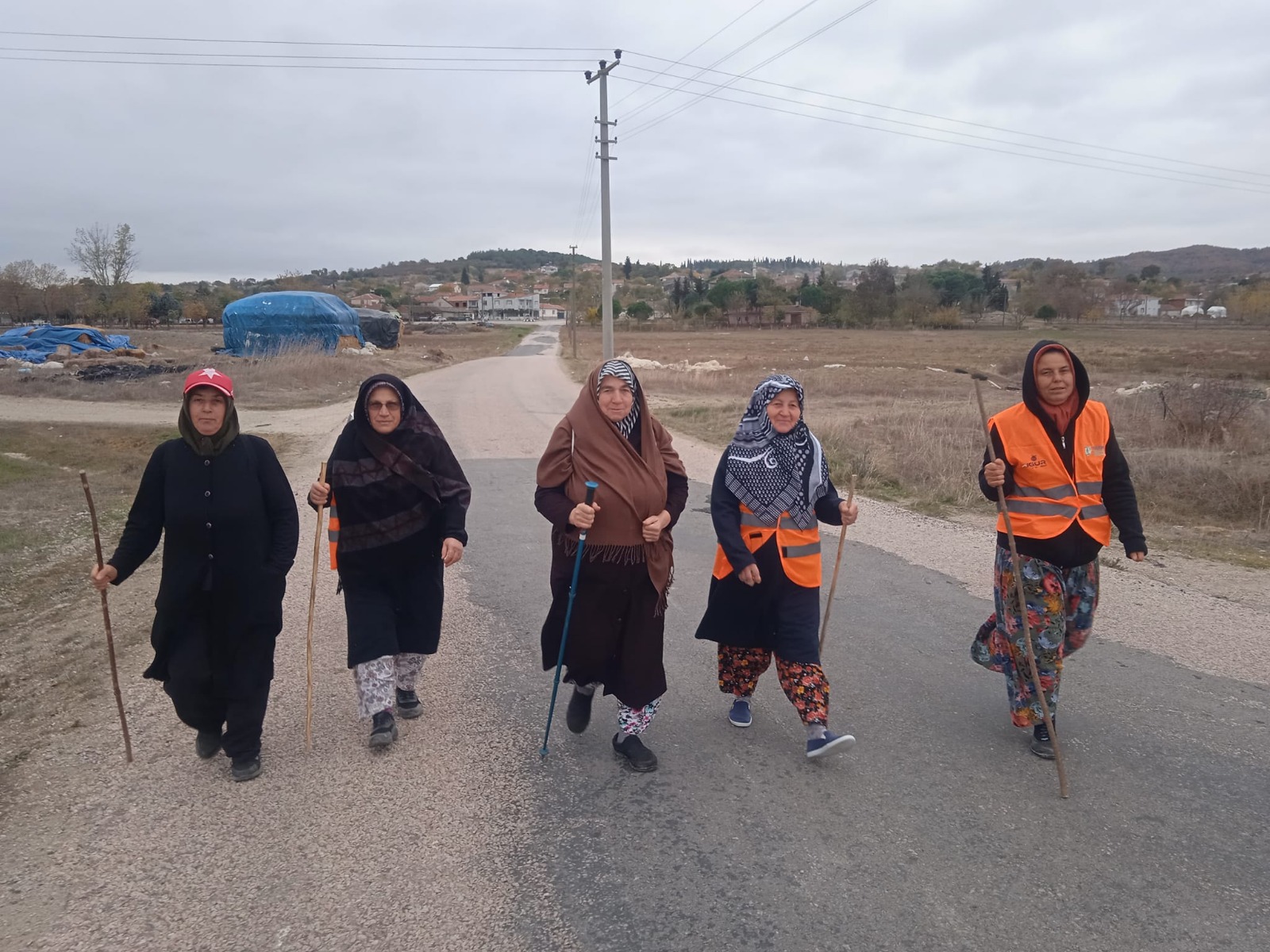 Kozçeşme’de 70 Yaşındaki Yürüyüşçü Atatürk’ü Andı1