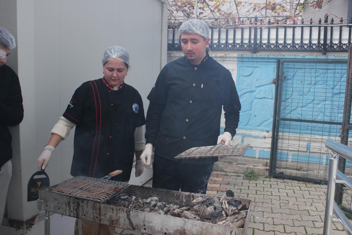 Biga Mesleki Eğitim Merkezi’nden Anlamlı Yılbaşı Kutlaması 6