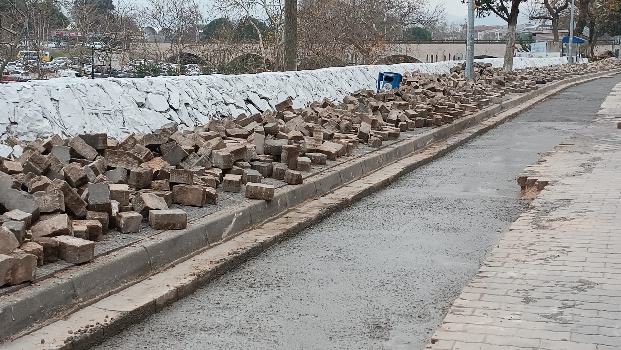 Biga’da Çöken Yol Tartışma Yarattı! 3