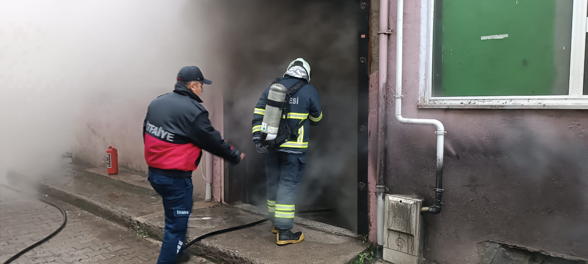 Çanakkale Biga’da Yangından Çocuklar Kurtartıldı 9