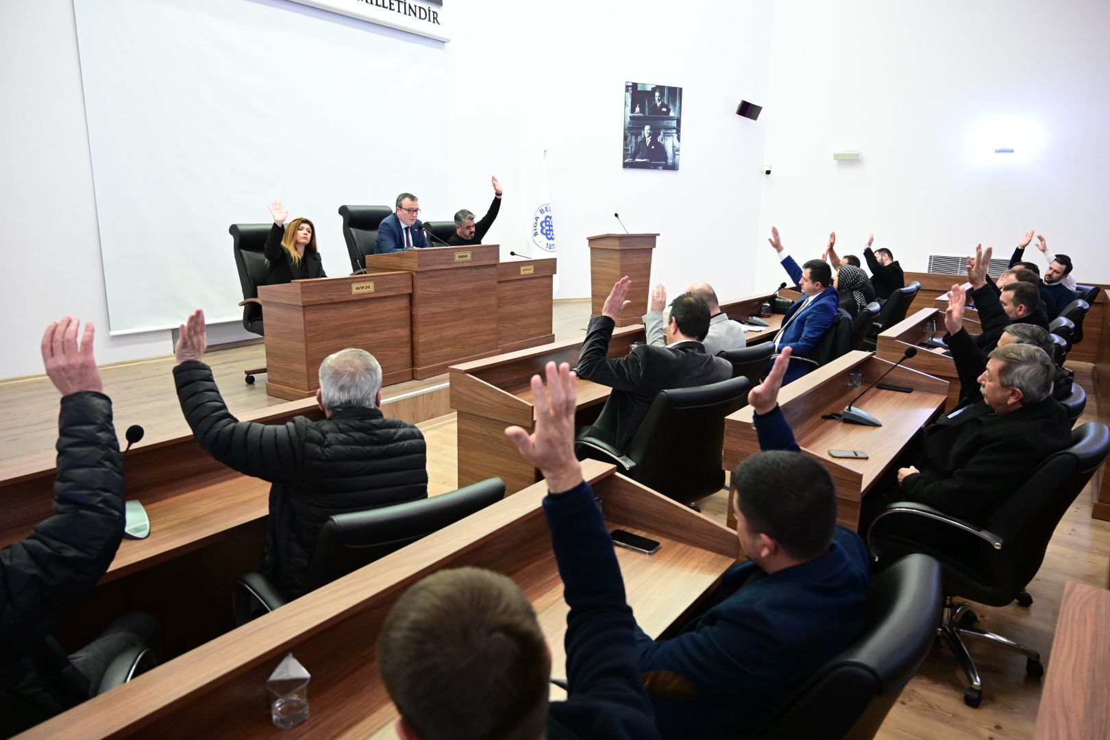 Çanakkale Biga’ya Bir Spor Salonu, Bir Sağlık Ocağı