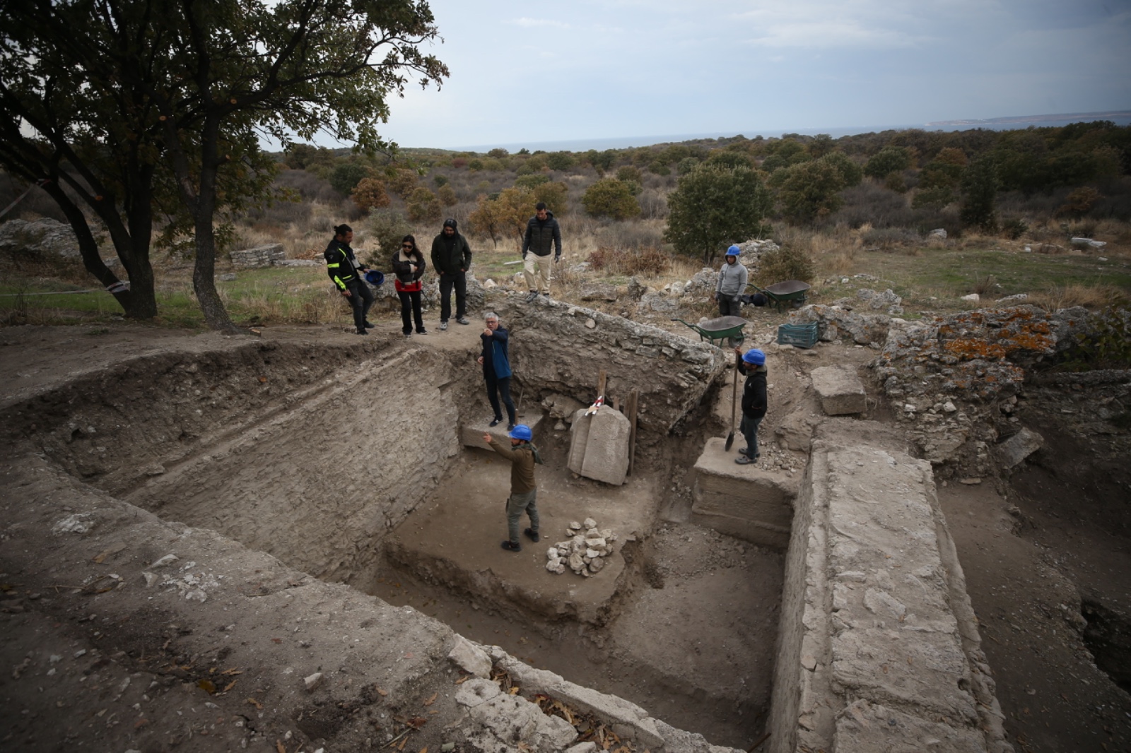 Çanakkale’de 2 Bin 200 Yıllık Çarşı Yapısı Kazılıyor 1