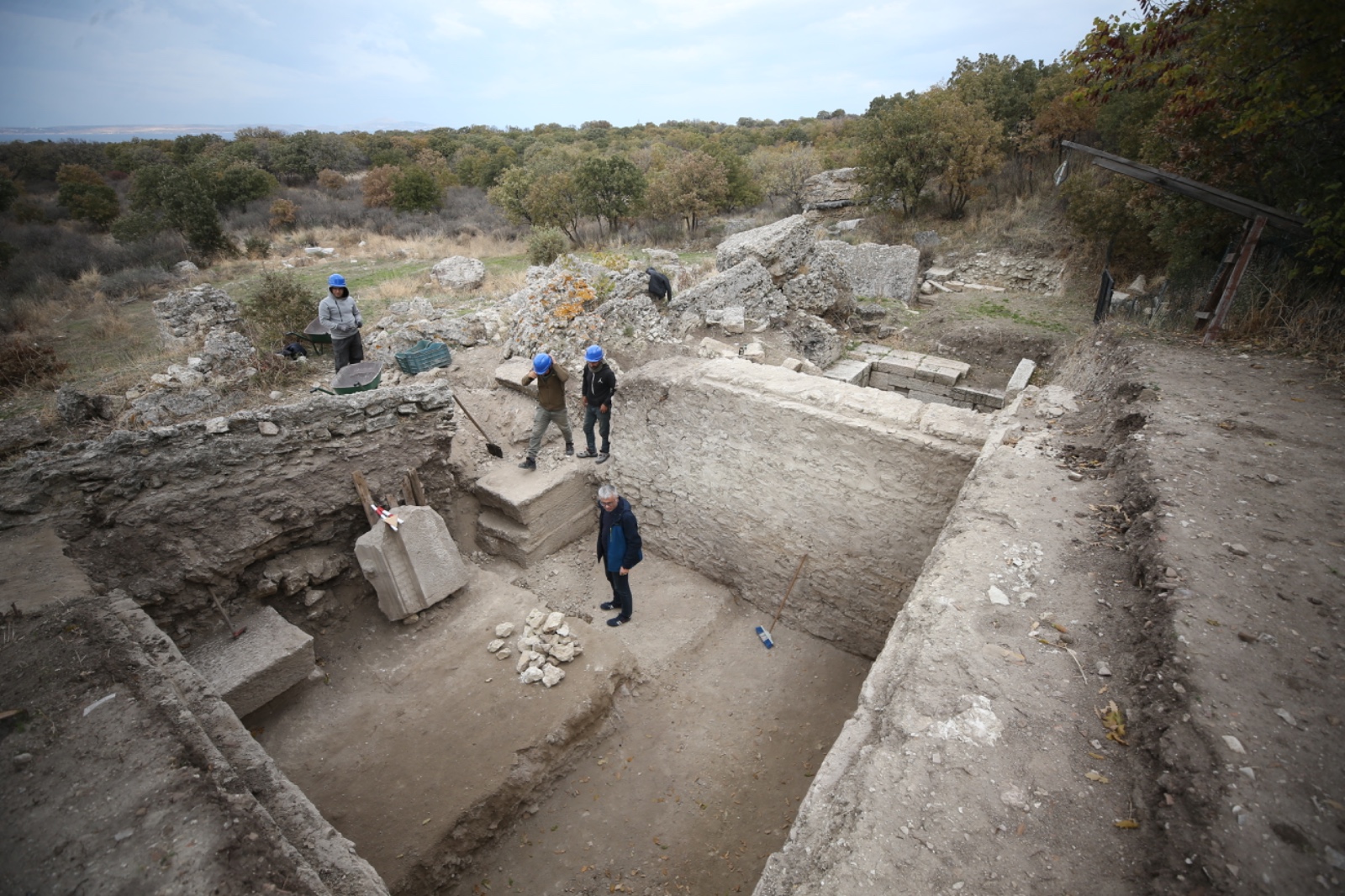 Çanakkale’de 2 Bin 200 Yıllık Çarşı Yapısı Kazılıyor 4