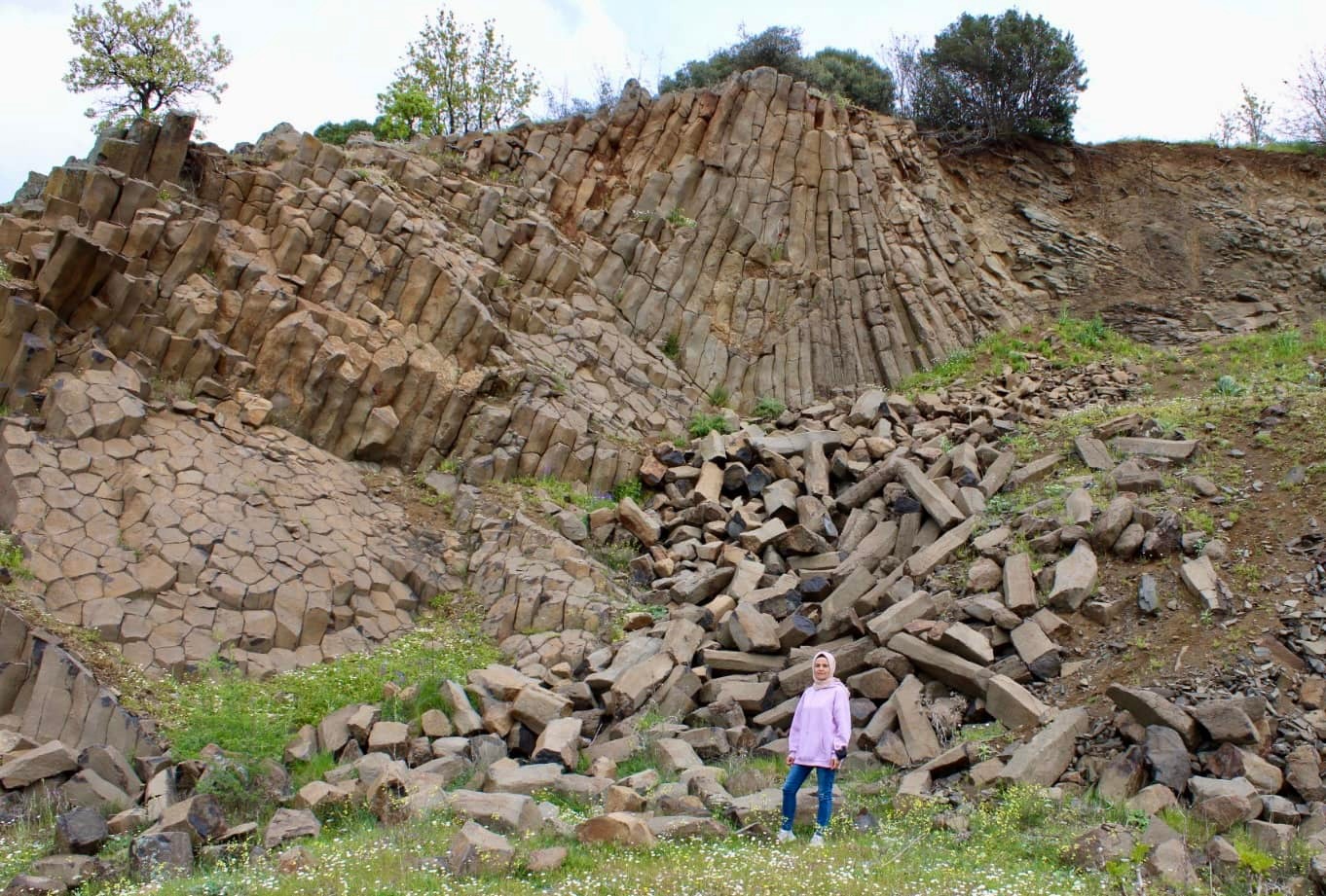 Çanakkale’de Kitaplık Güzelliğinde Jeolojik Oluşum 1