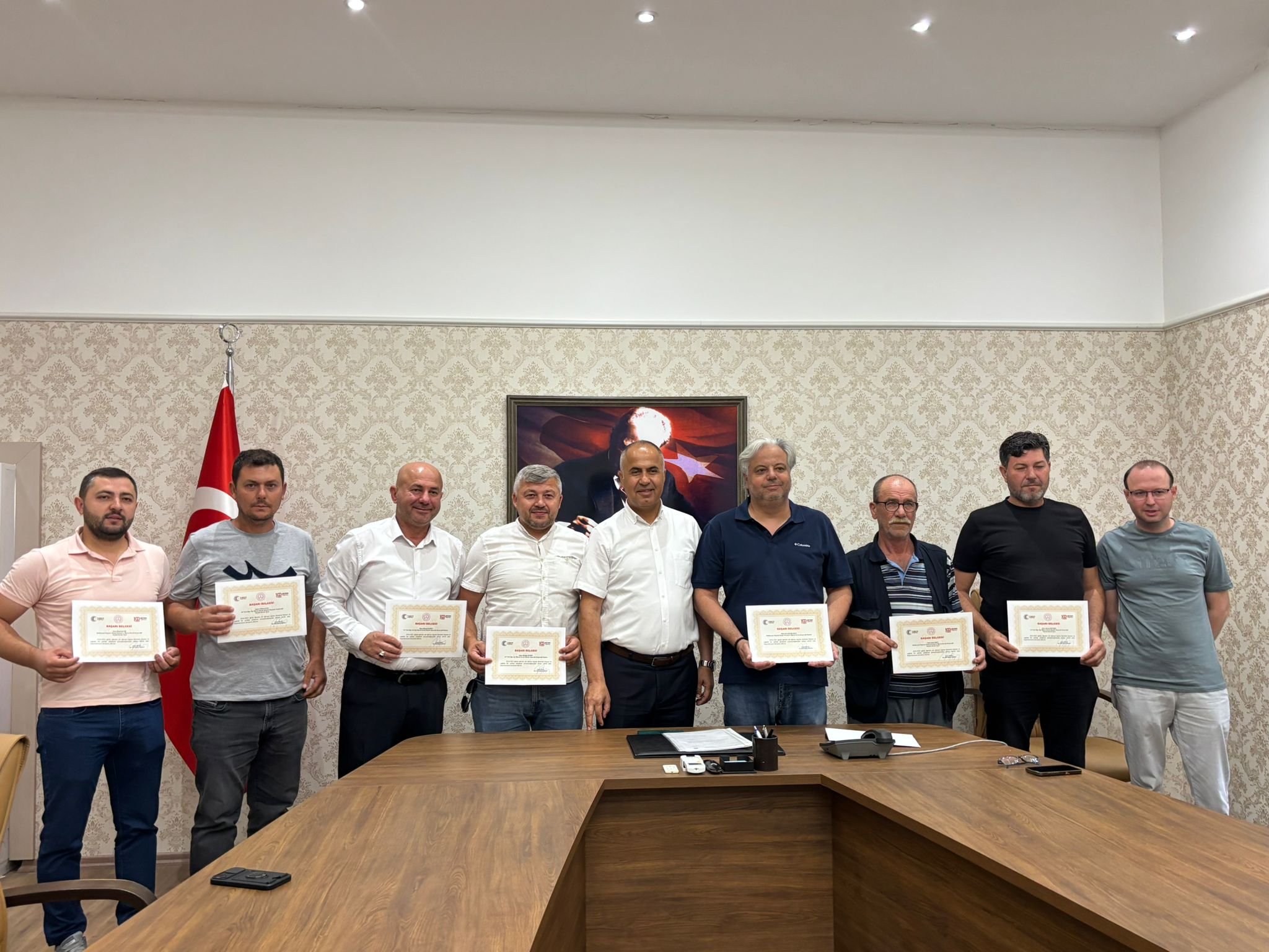 Biga’da Taşımalı Eğitimin Gizli Kahramanlarına Başarı Belgesi14