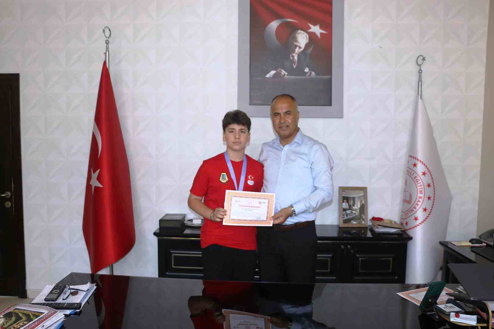 Biga’nın Gururu Tüzüner’den, Balkanlar’da Gümüş Madalya!-1
