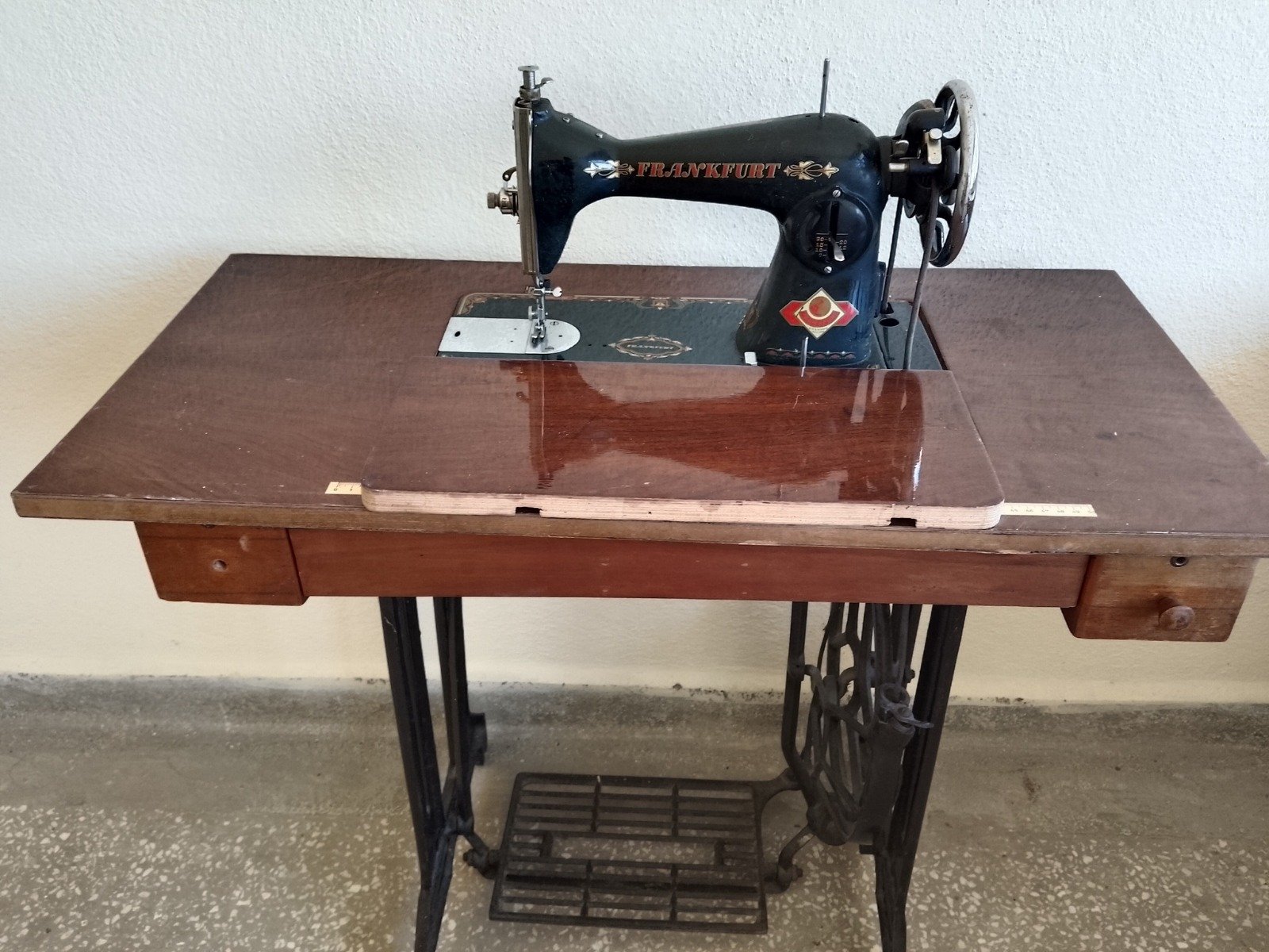 794B1822 6853 41E5 80Af 7128917F428E