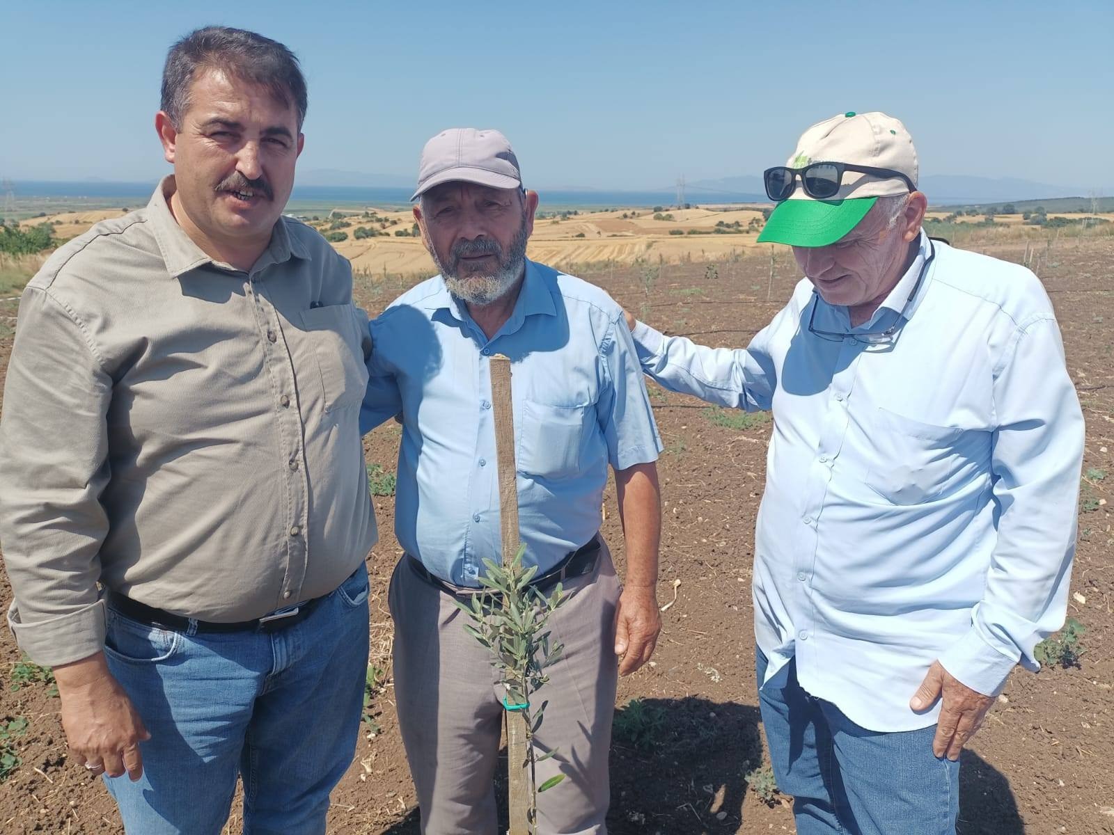 Biga’da Kendi Imkânıyla Havuz Kurdu, Tarlasını Suluyor1