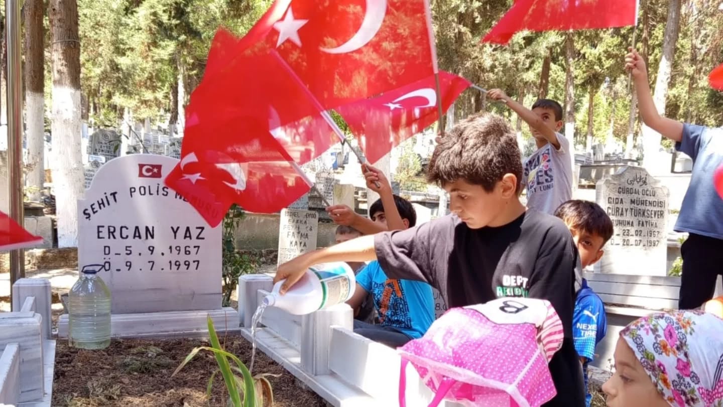 Biga’da Kur’an Kursu Öğrencilerinden Duygulandıran Şehit Ziyareti2