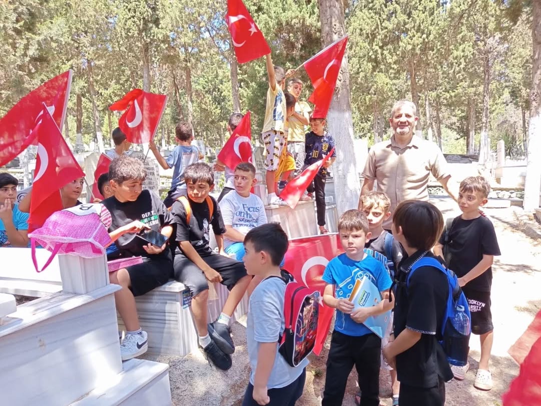 Biga’da Kur’an Kursu Öğrencilerinden Duygulandıran Şehit Ziyareti4