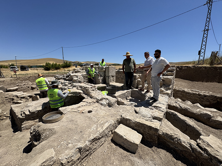 Tarlada Yaklaşık 1700 Yıllık Roma Hamamı Gün Yüzüne Çıkarıldı1