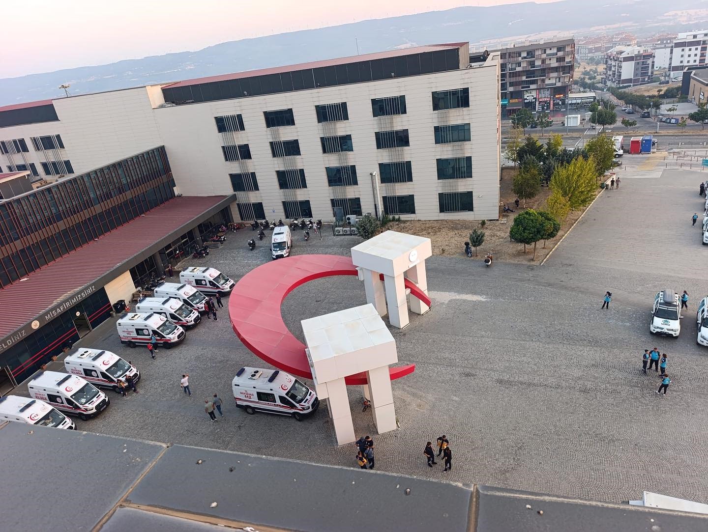 Çanakkale’de Orman Yangininda Hastalar Tahli̇ye Edi̇ldi̇2