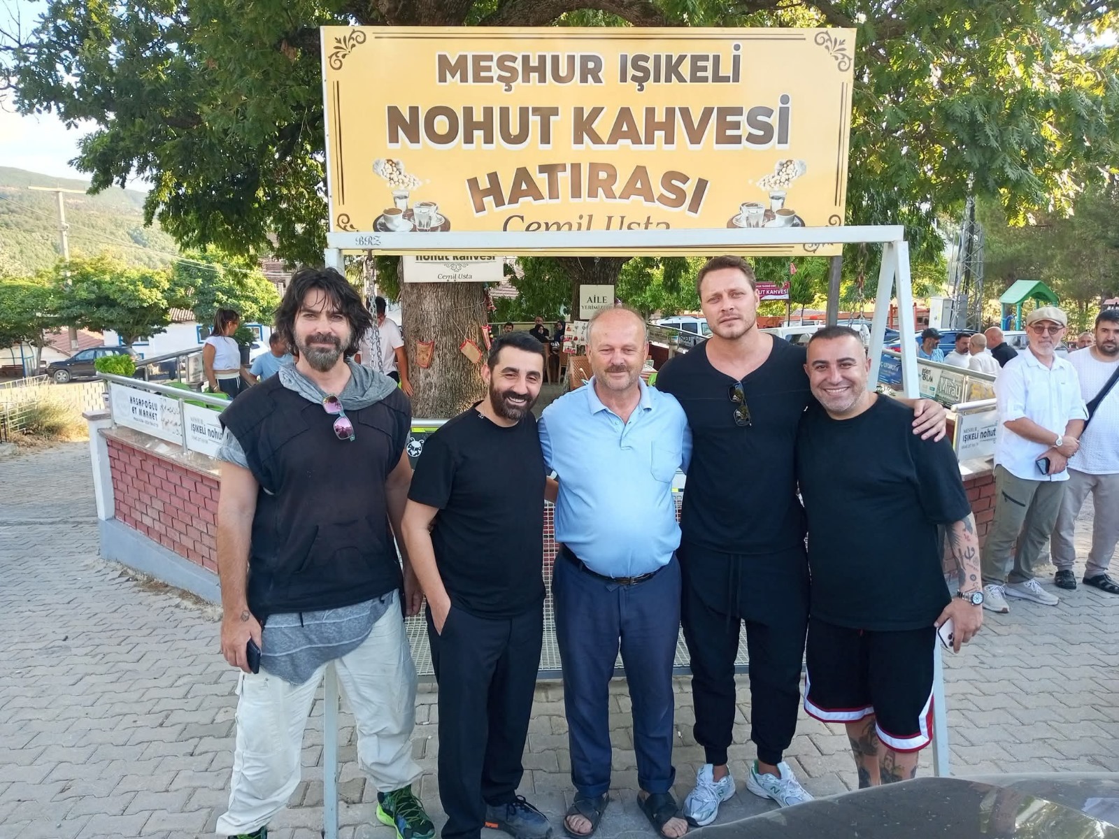 Komi̇ser Murat Işikeli̇’nde! Uğur Pektaş Nohut Kahvesi̇ İçti̇1