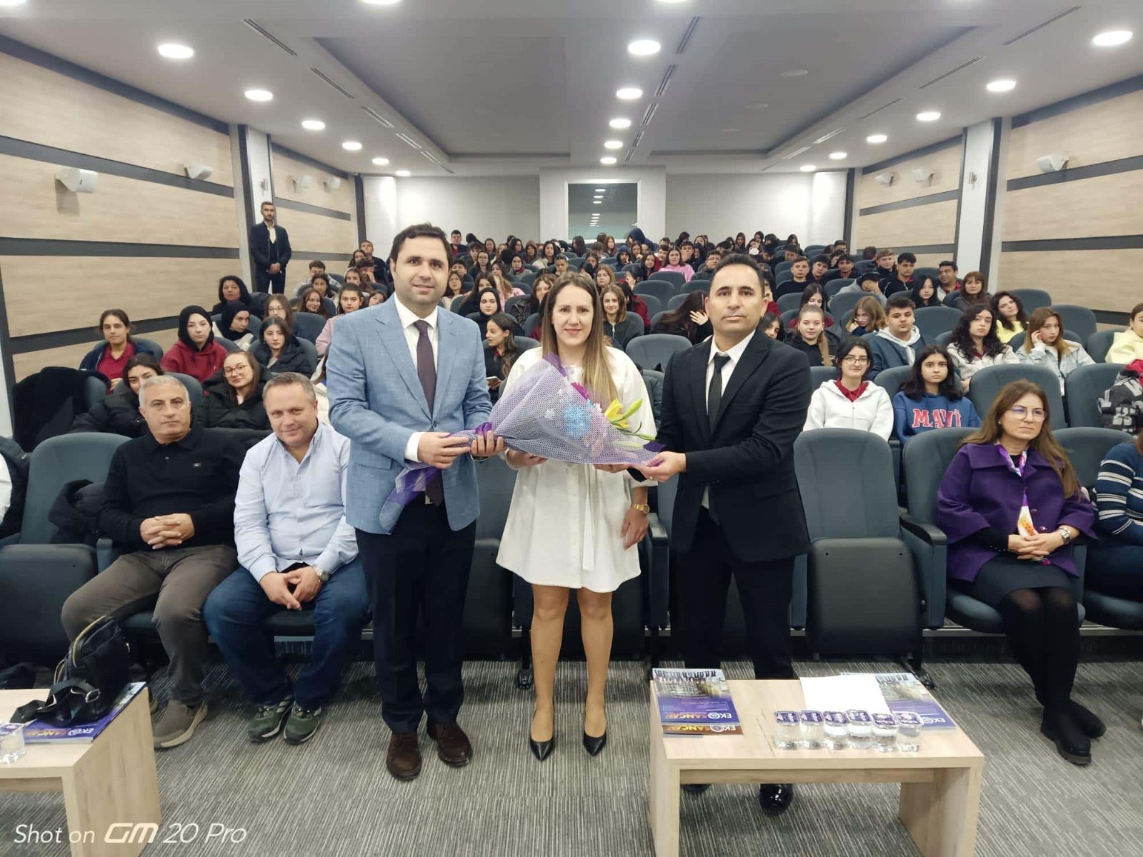 050Fc92A F9E2 416C A9D2 43D720F0Eee3