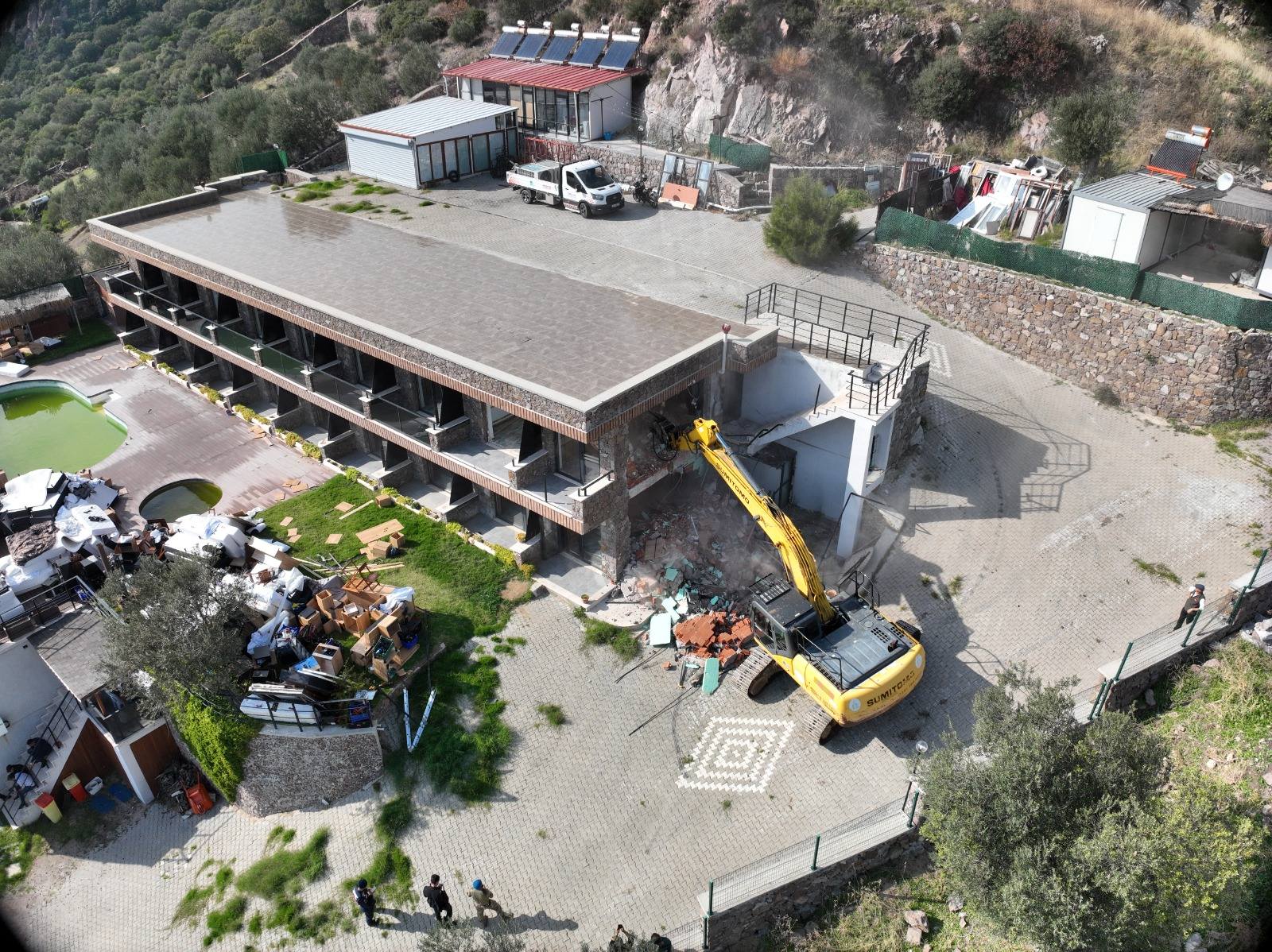 575196216 1152532280400552 1153804776245192463 N