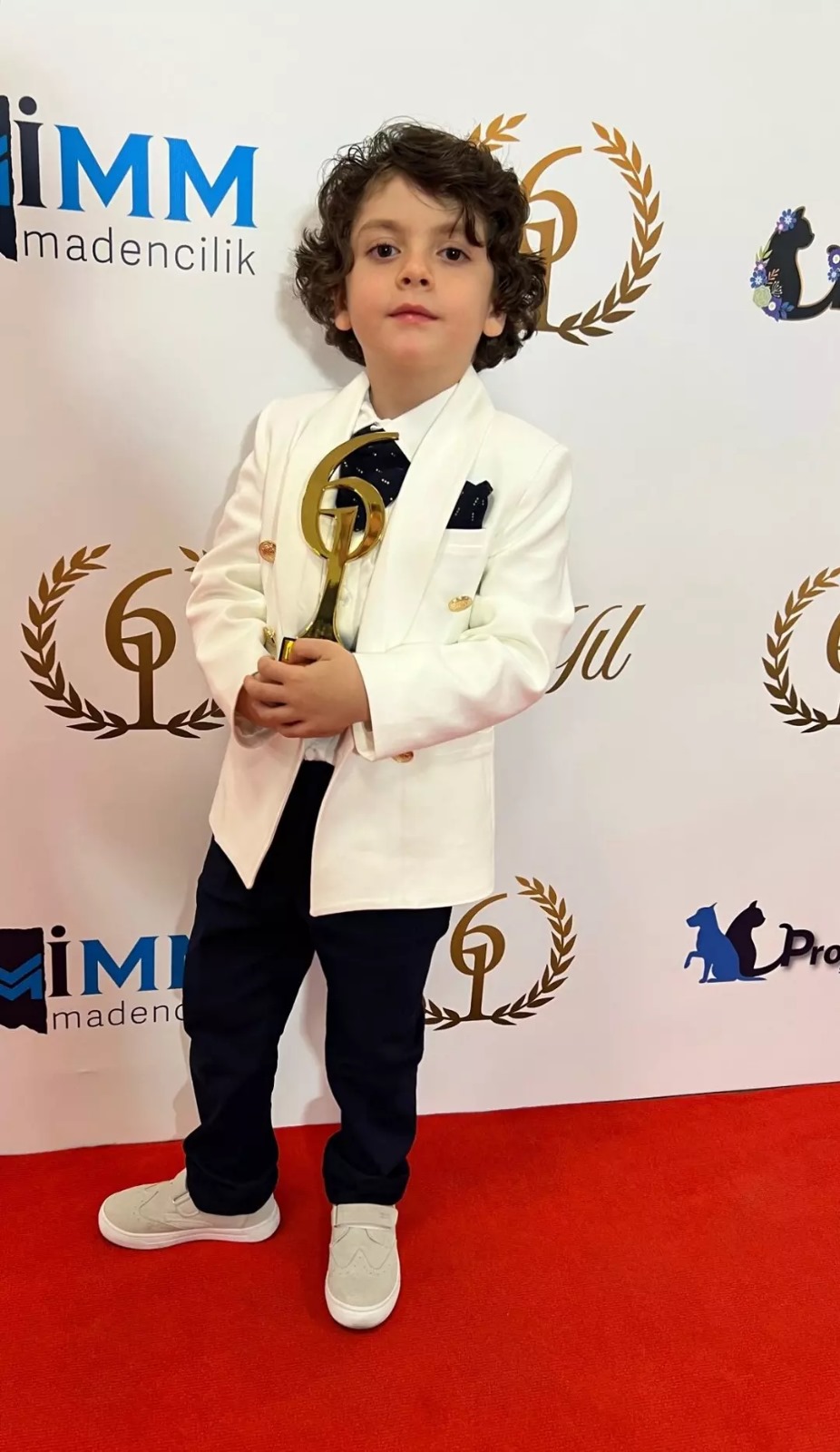 5871De52 Efb8 4161 8120 69B7B59F4Db2