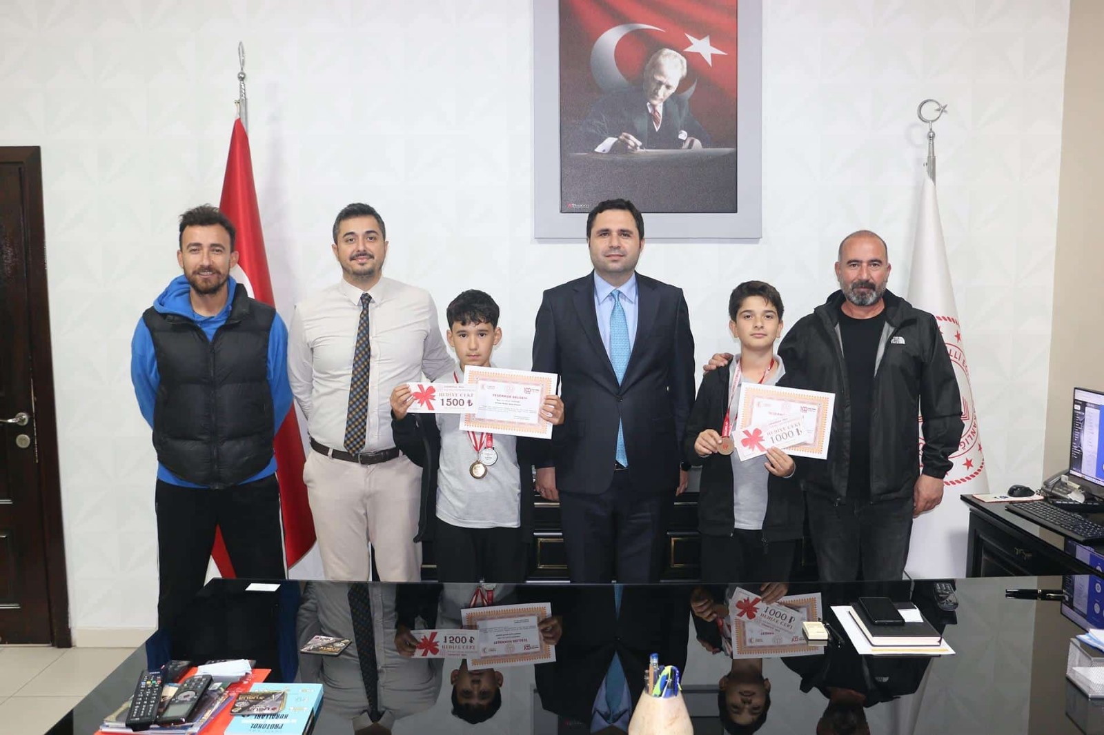 6A1D5A53 044E 4A9B 8F72 F4E8F3F8Ba37