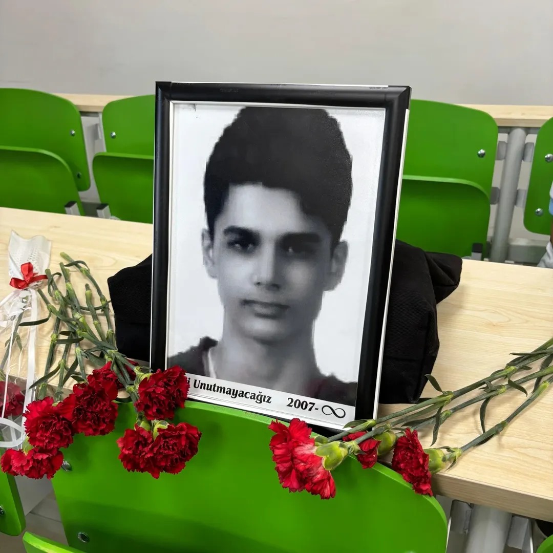 827F1A16 457C 4970 8714 Fad7A748E2F4