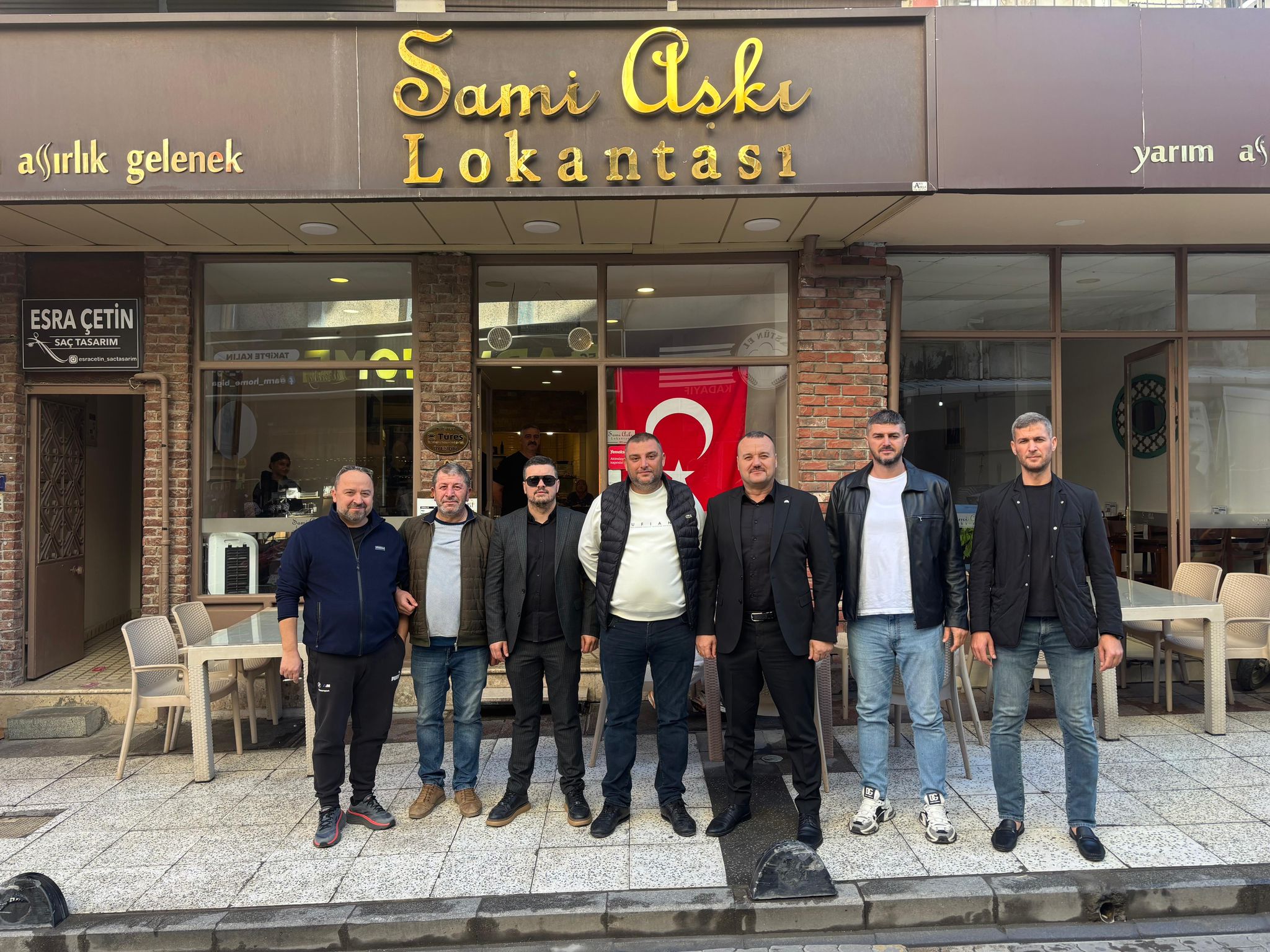 9838310C C37B 42E3 A53F F947C84709C3