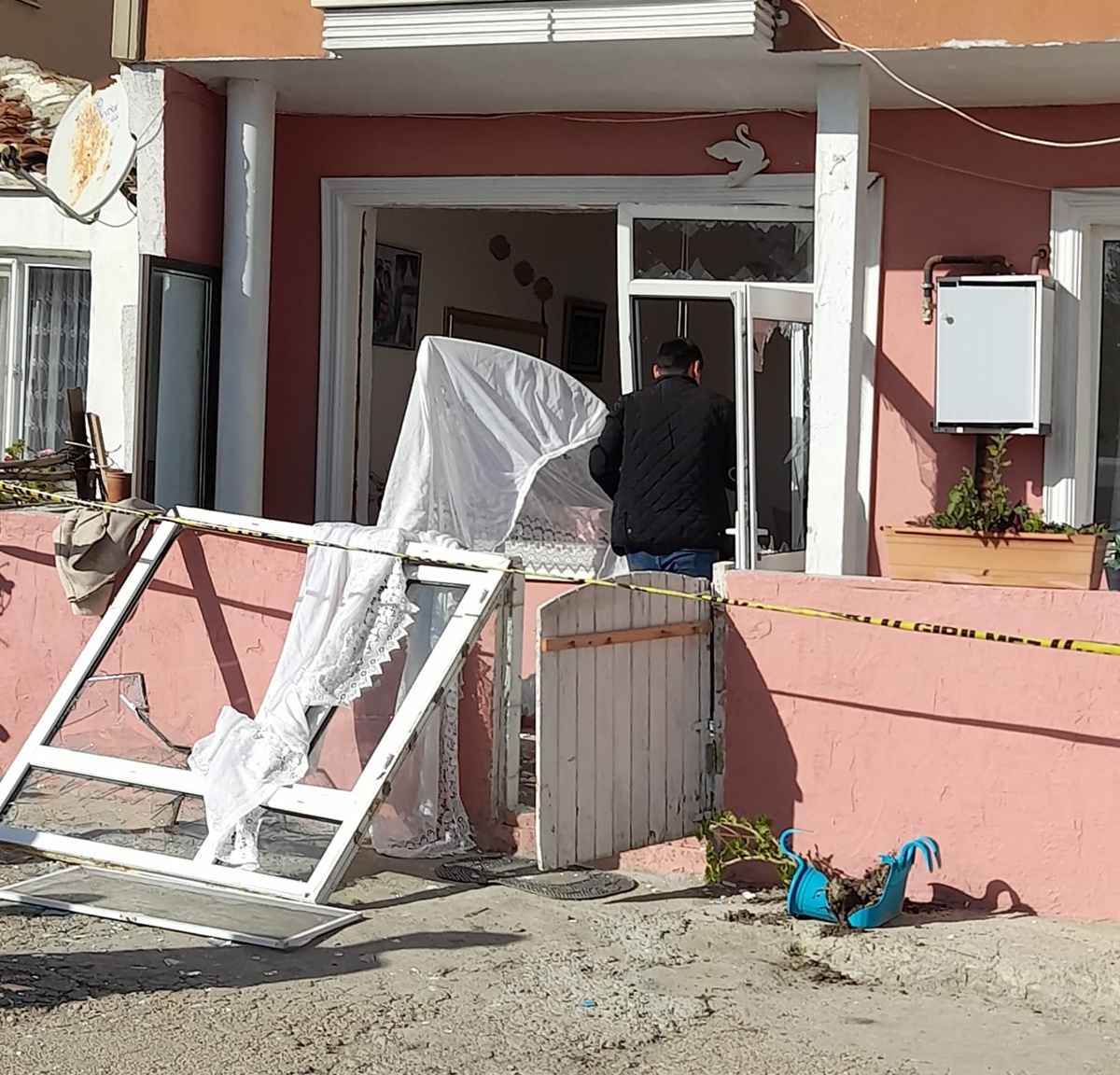 A A 20251126 39810568 39810567 C A N A K K A L E D E B I R A P A R T M A N D A I R E S I N D E K I P A T L A M A D A E V S A H I B I Y A R A L A N D I