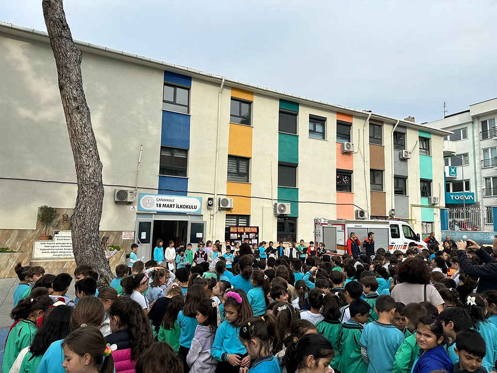 A A 20251126 39812403 39812399 C A N A K K A L E D E I L K O K U L D A A C I L D U R U M T A H L I Y E T A T B I K A T I Y A P I L D I