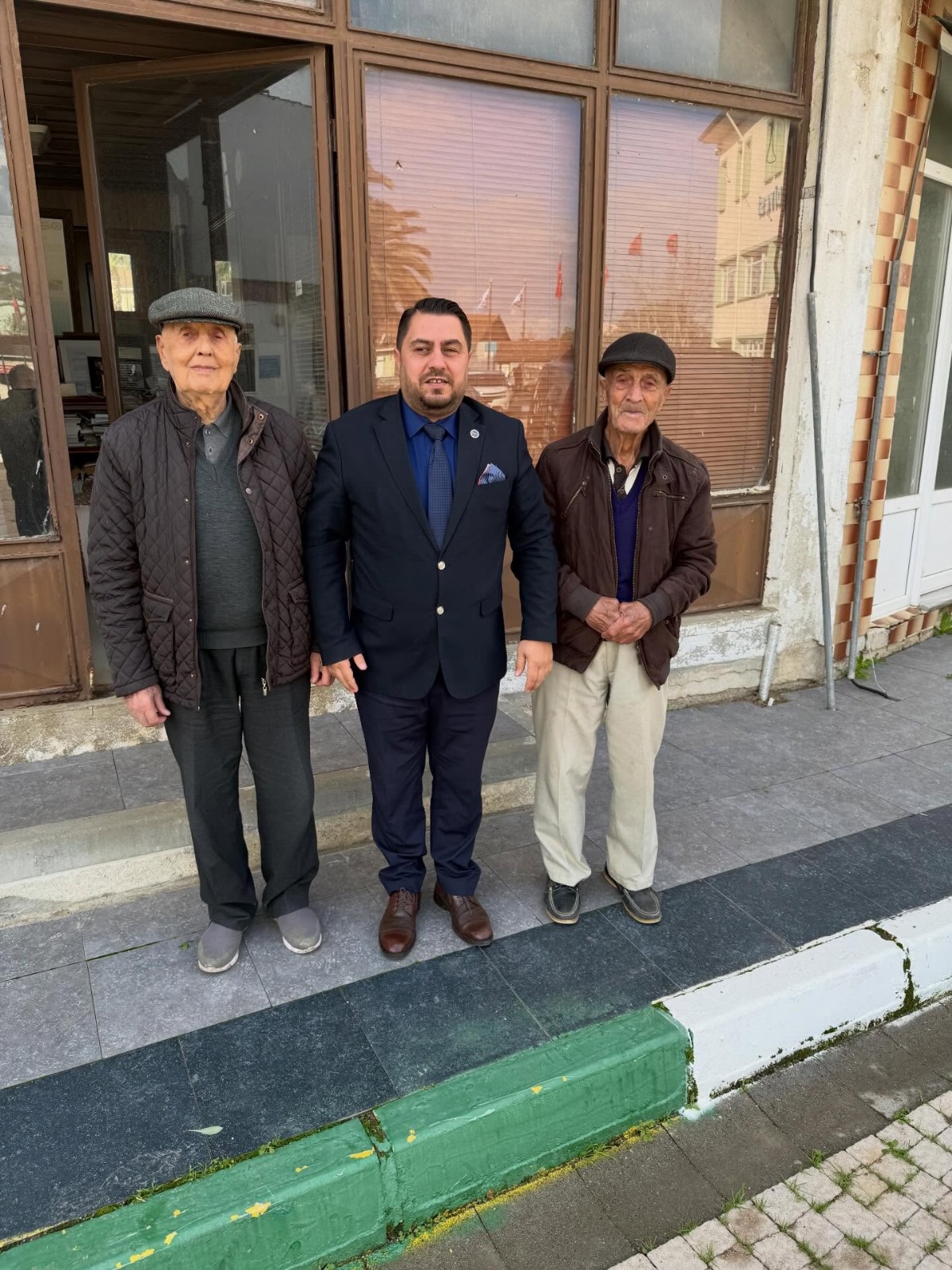 Ae7A3300 B1B5 41A6 B029 9A4Cd7B4De2F