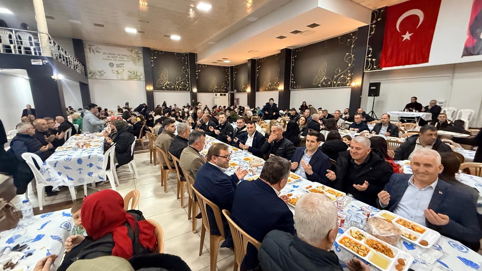 Biga Pazarcı Esnafı Ramazan Sofrasında Buluştu