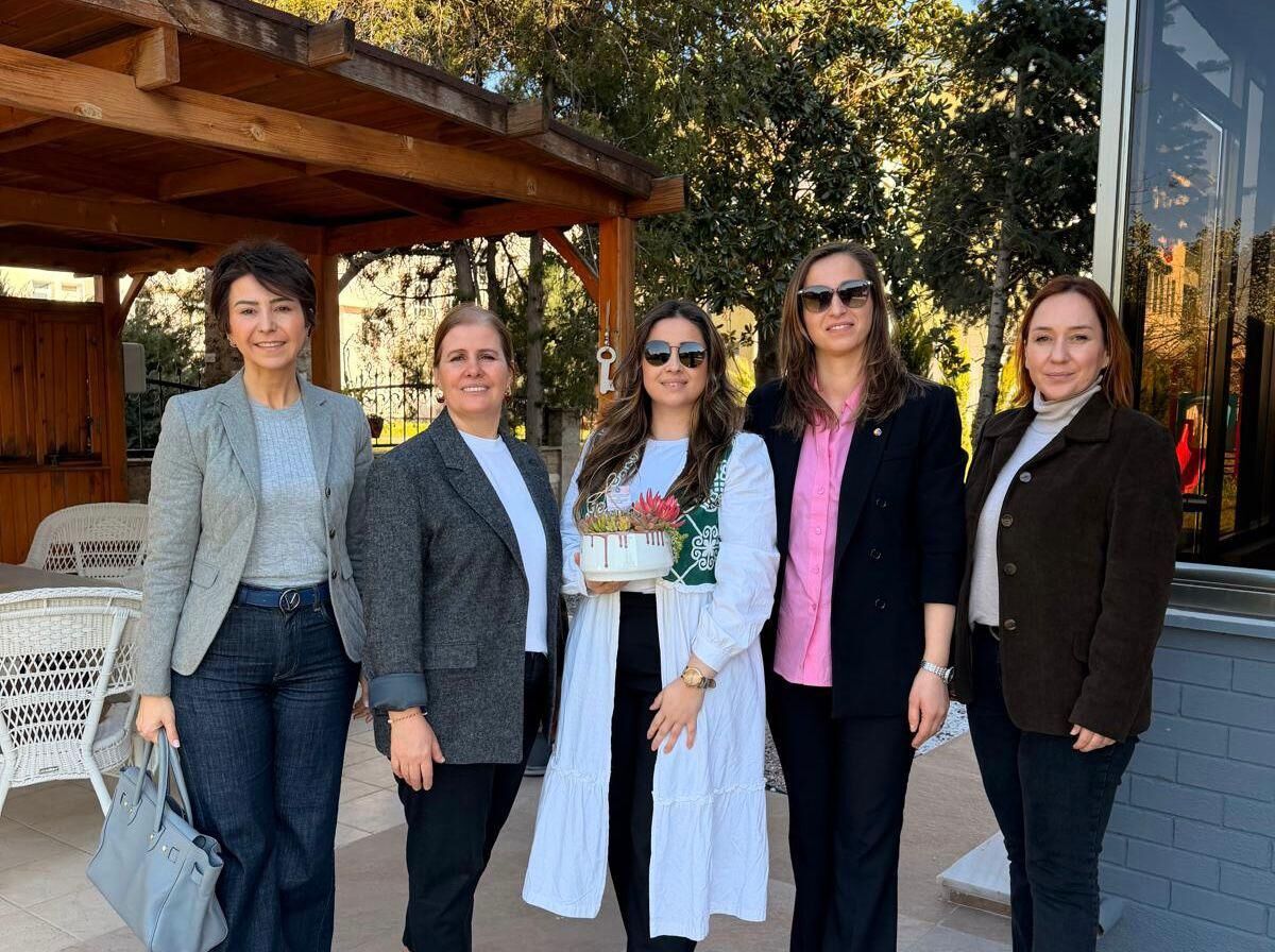 130A9A8A 4844 484A 9084 89B428Bb5F7F