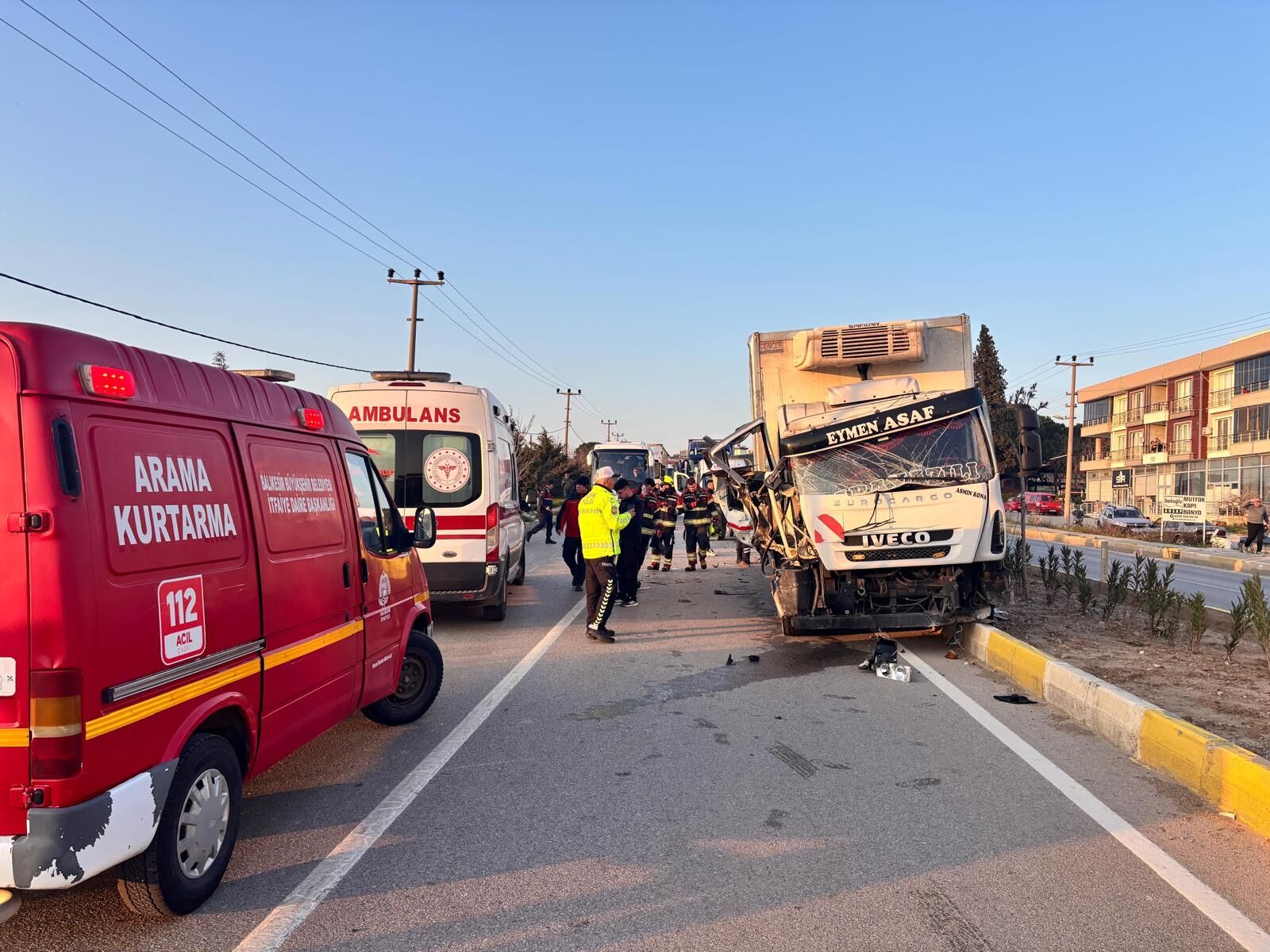 A A 20260315 40827597 40827594 B A L I K E S I R D E K A M Y O N I L E T R A K T O R U N C A R P I S M A S I S O N U C U 2 K I S I Y A R A L A N D I