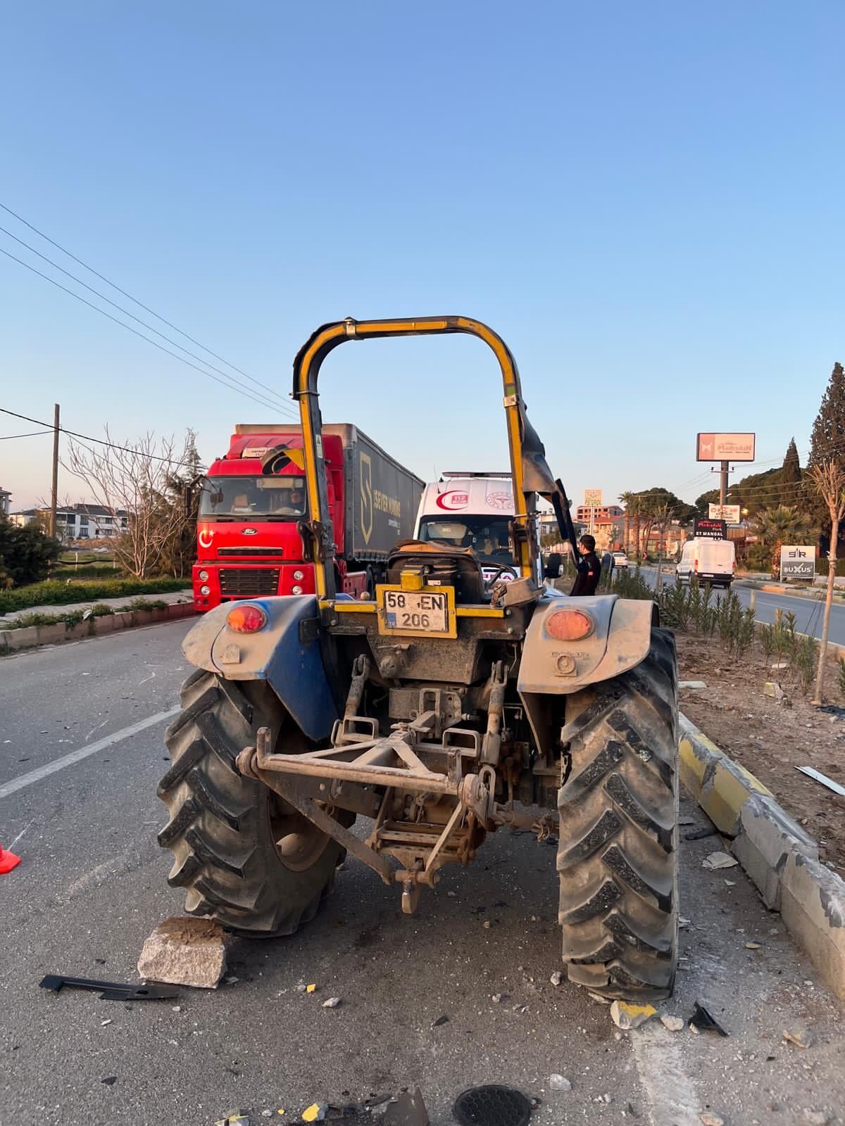 A A 20260315 40827597 40827595 B A L I K E S I R D E K A M Y O N I L E T R A K T O R U N C A R P I S M A S I S O N U C U 2 K I S I Y A R A L A N D I