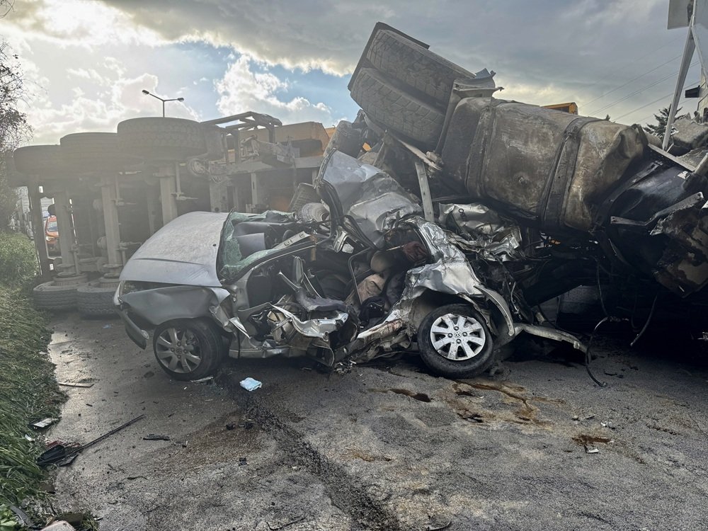 Zincirleme trafik kazasında 2 kişi öldü