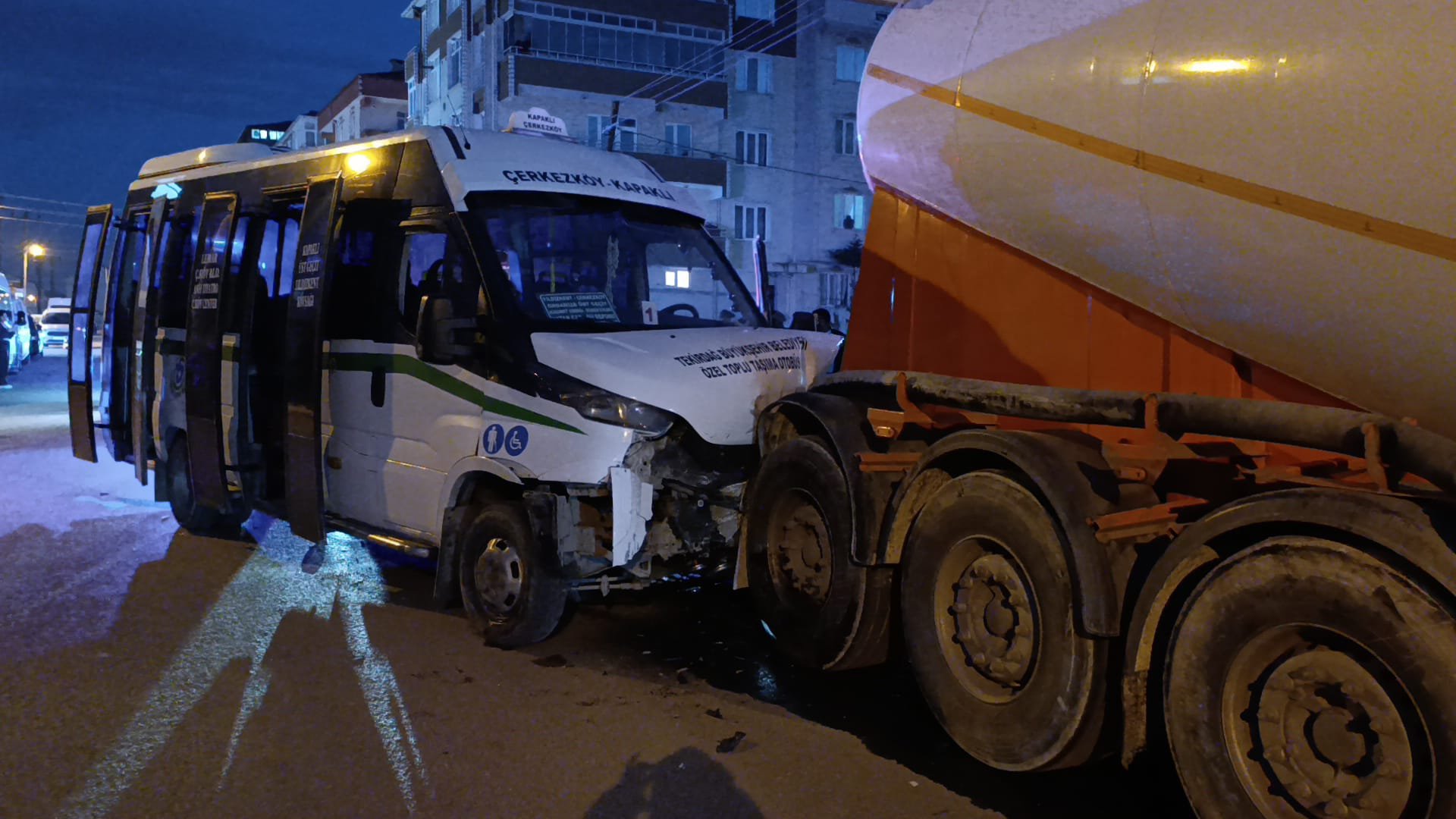 Tekirdağ'da zincirleme trafik kazasında 9 kişi yaralandı