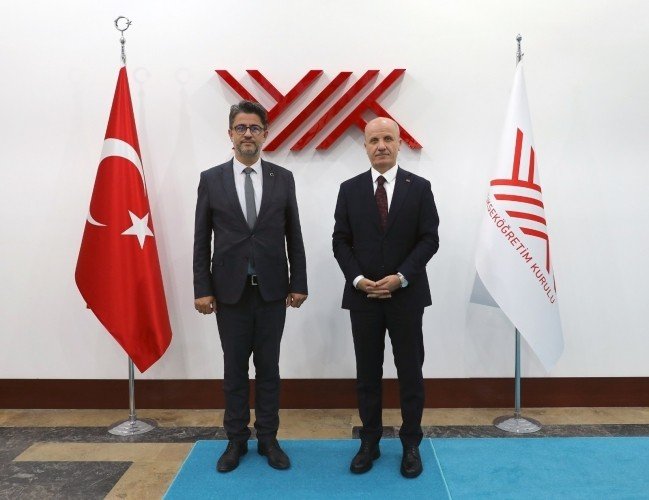 Dijitalleşen Dünyada ÇOMÜ Farkı