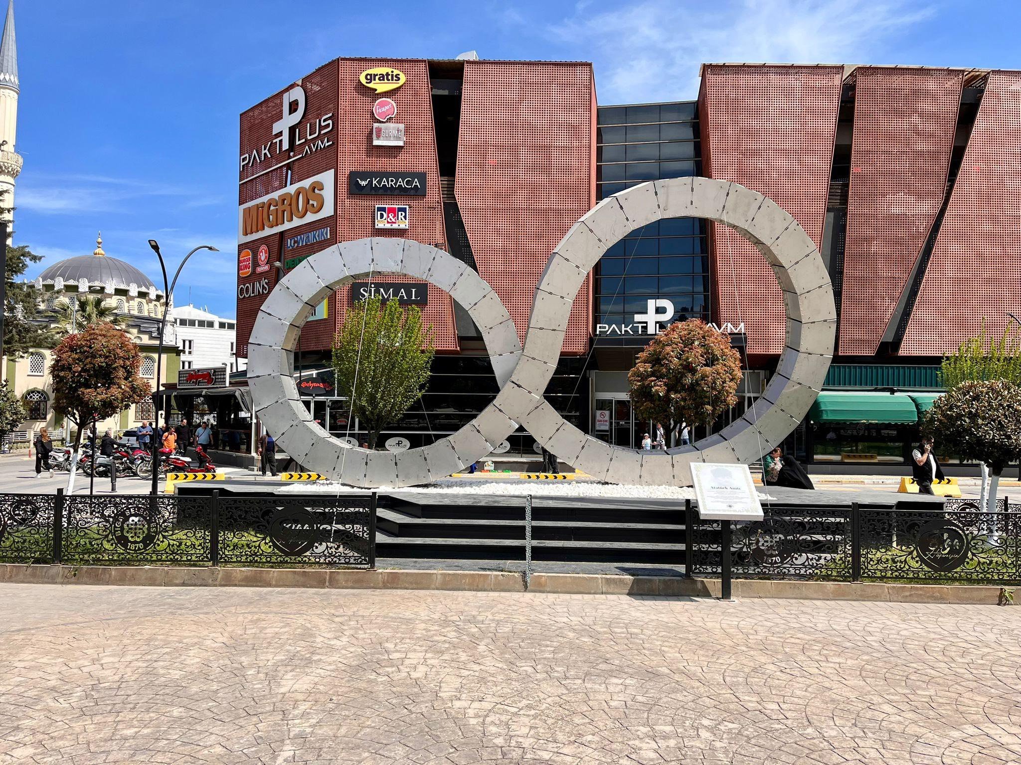 673944641 844355018682624 6597257762775903954 N