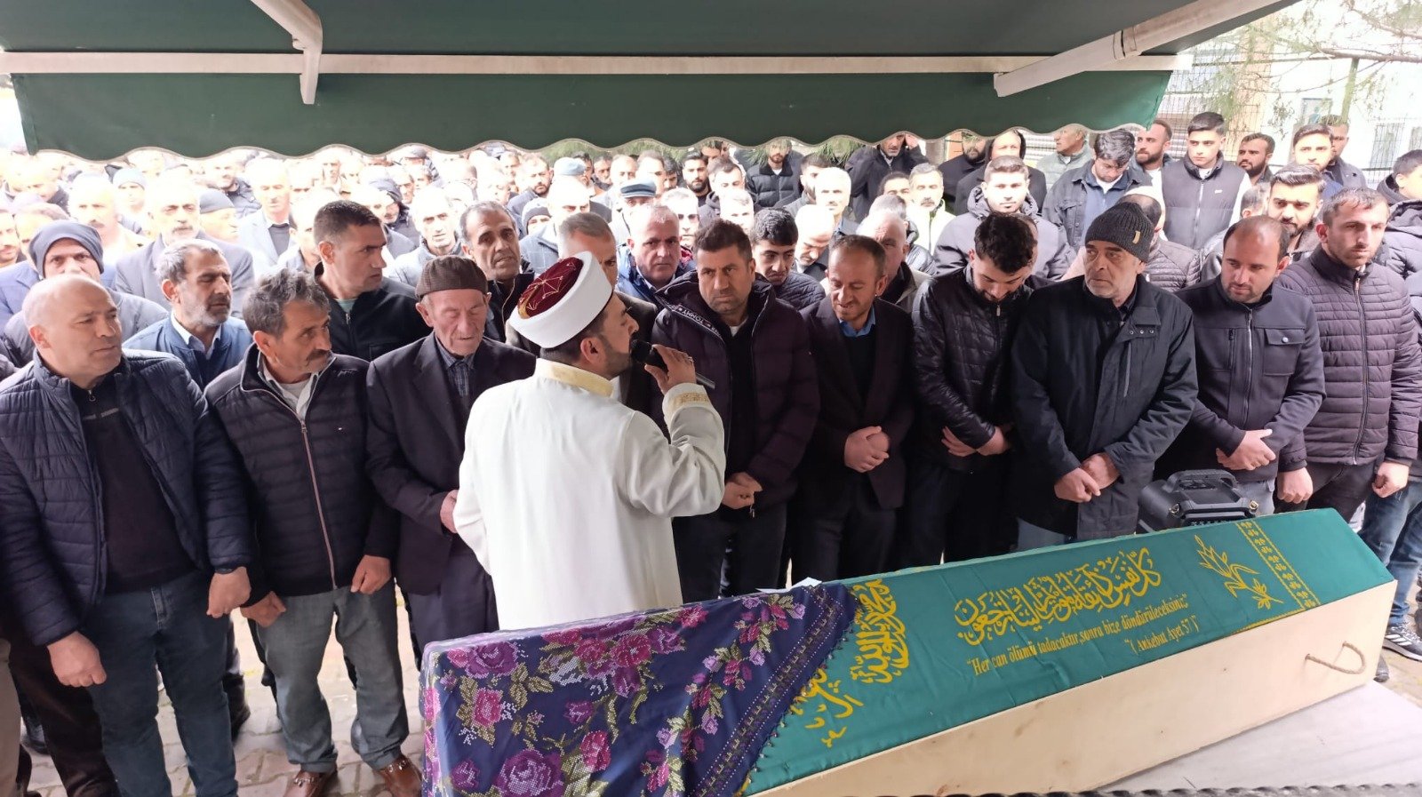 Biga yakınındaki feci kazanın kurbanı toprağa verildi