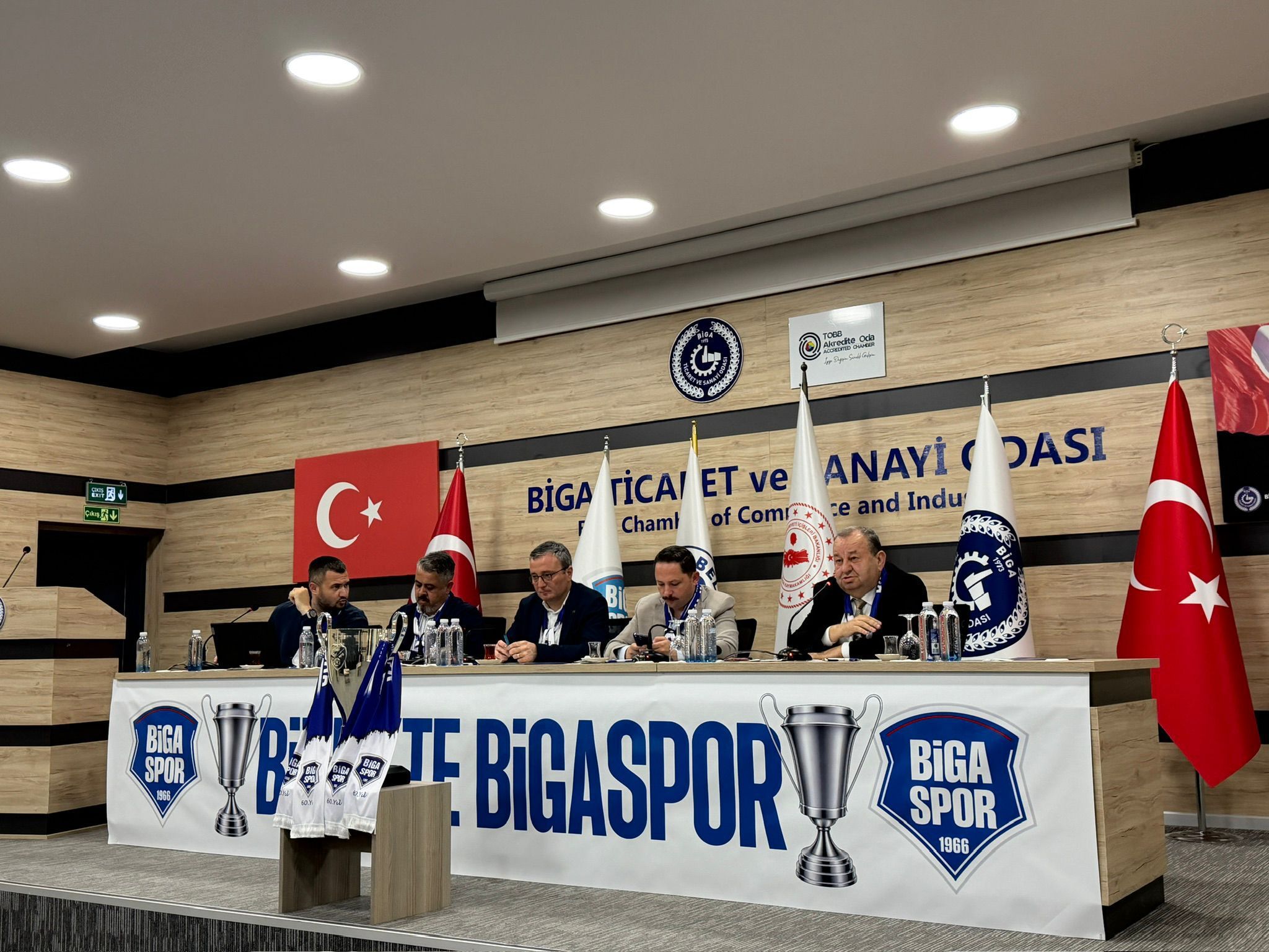 E612A73E 361E 4453 9199 0D283Bcc0E55