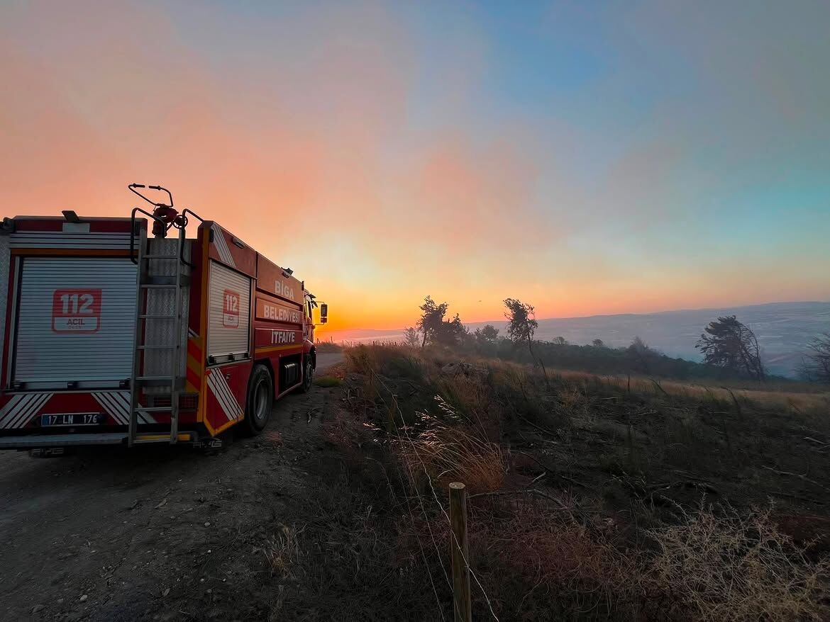 İtfaiye Ekiplerimiz, Çanakkale’mizde Devam Eden Orman Yangınlarına Karşı Yürütülen Mücadeleye De (1)-1