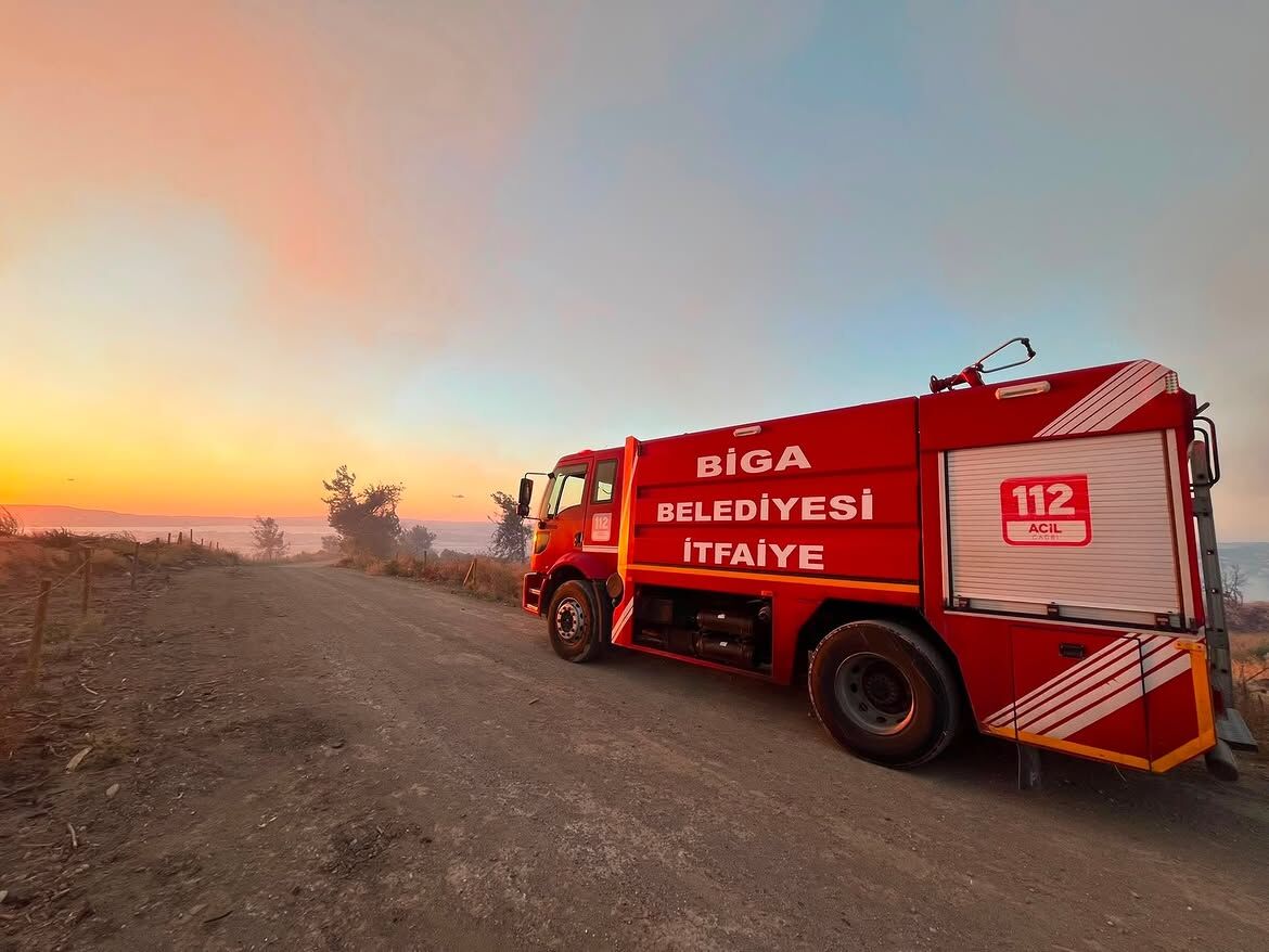 İtfaiye Ekiplerimiz, Çanakkale’mizde Devam Eden Orman Yangınlarına Karşı Yürütülen Mücadeleye De (2)-1