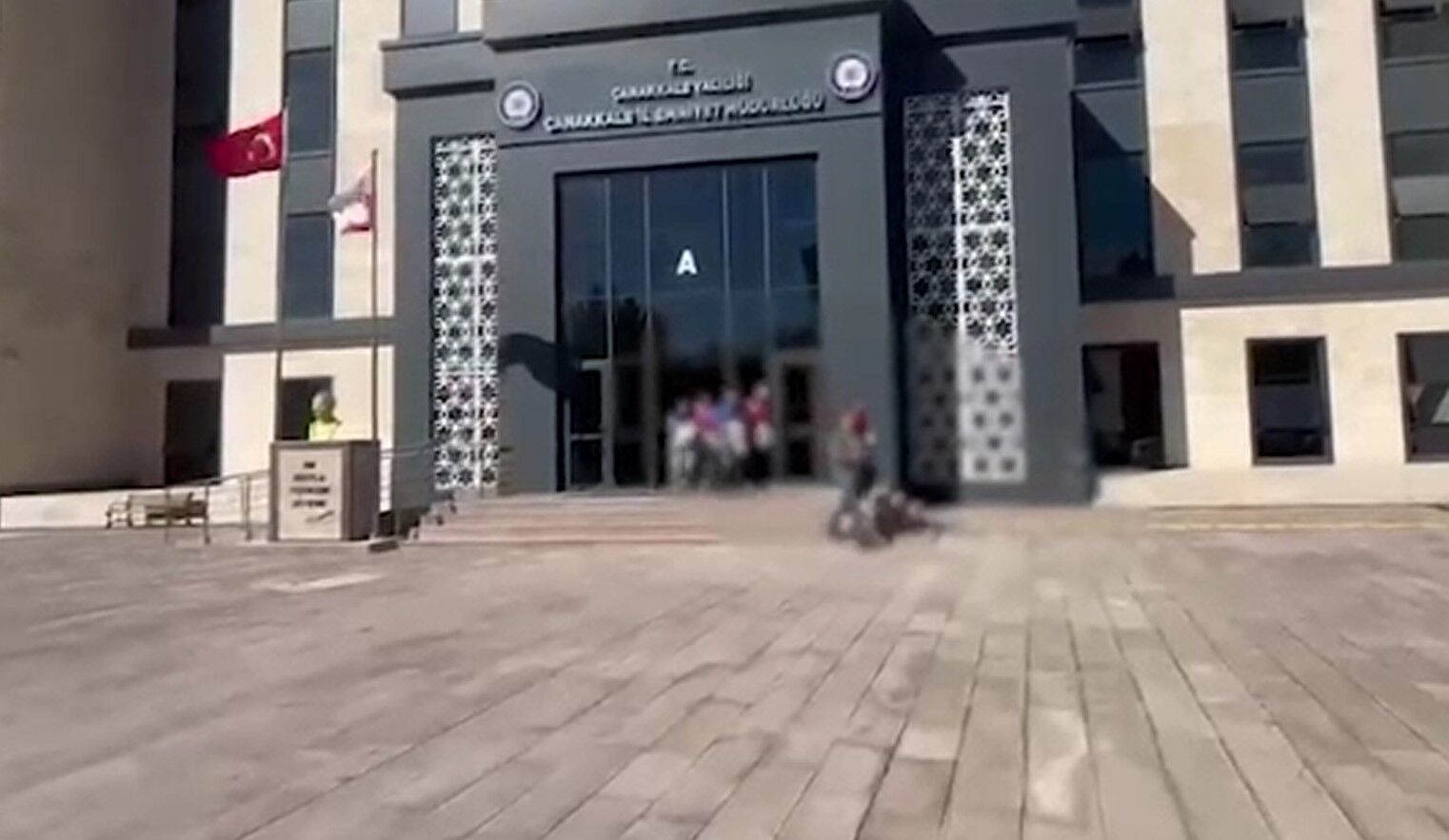 Çanakkale'de düzenlenen operasyonda 122 kişi yakalandı (Video)