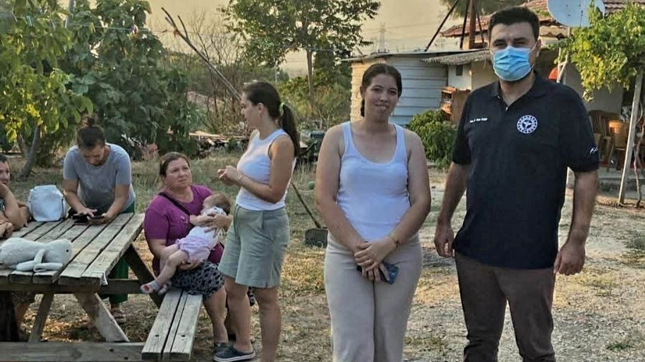 Çanakkale’de yangından etkilenen bölgede vatandaşlara sağlık kontrolü