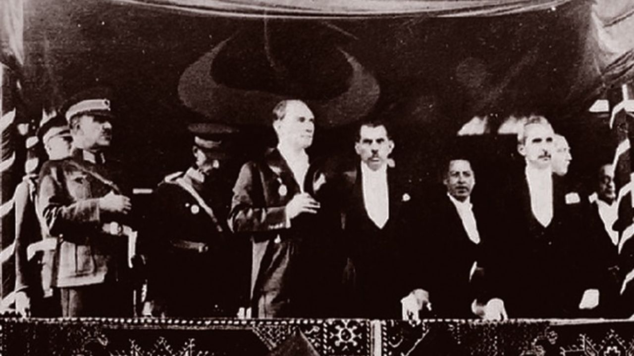 Türkiye Cumhuriyeti 102 yaşında