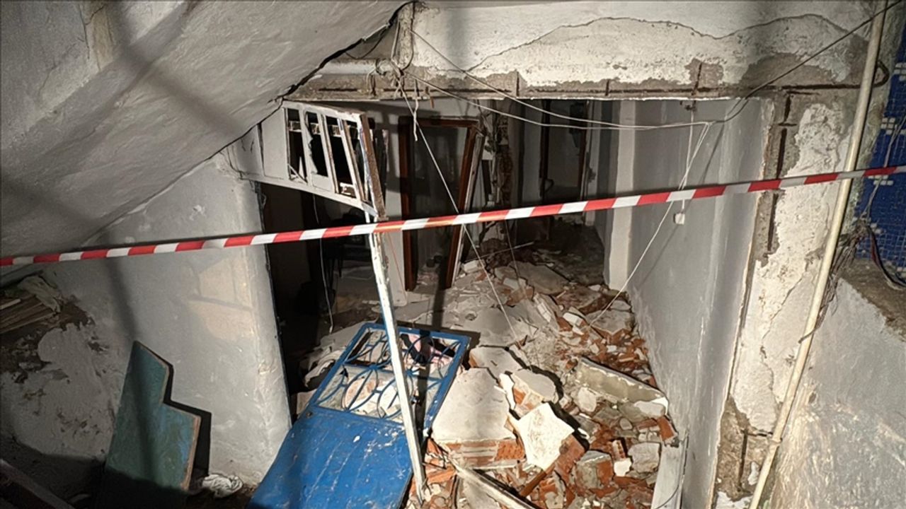 Evde tüp patlaması sonucu 3 kişi yaralandı