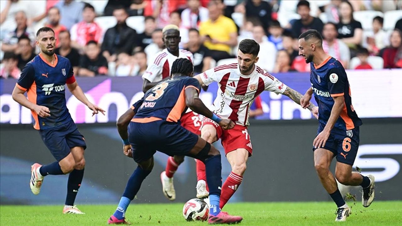 Başakşehir, deplasmanda 4-0 yendi