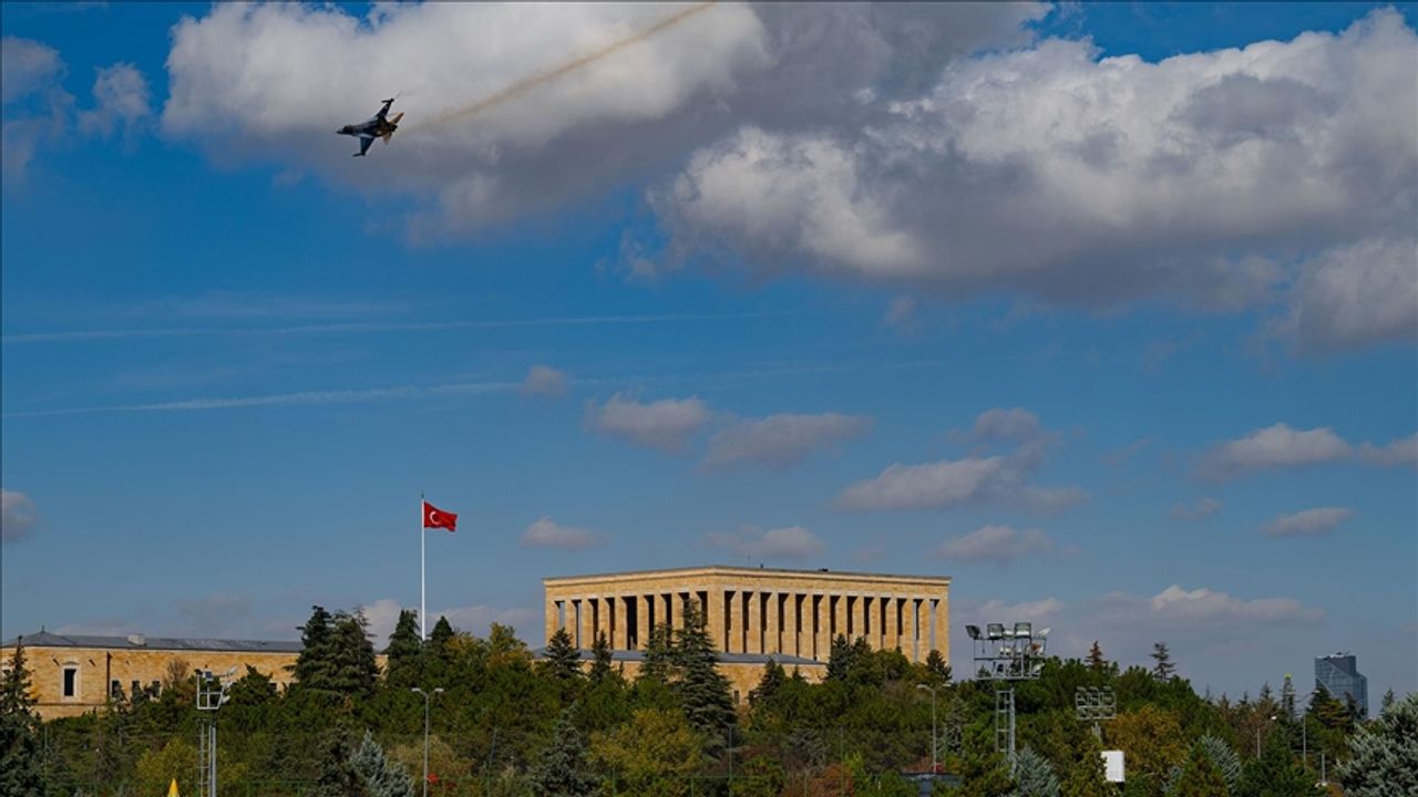 SOLOTÜRK, çevre tanıma uçuşu yaptı