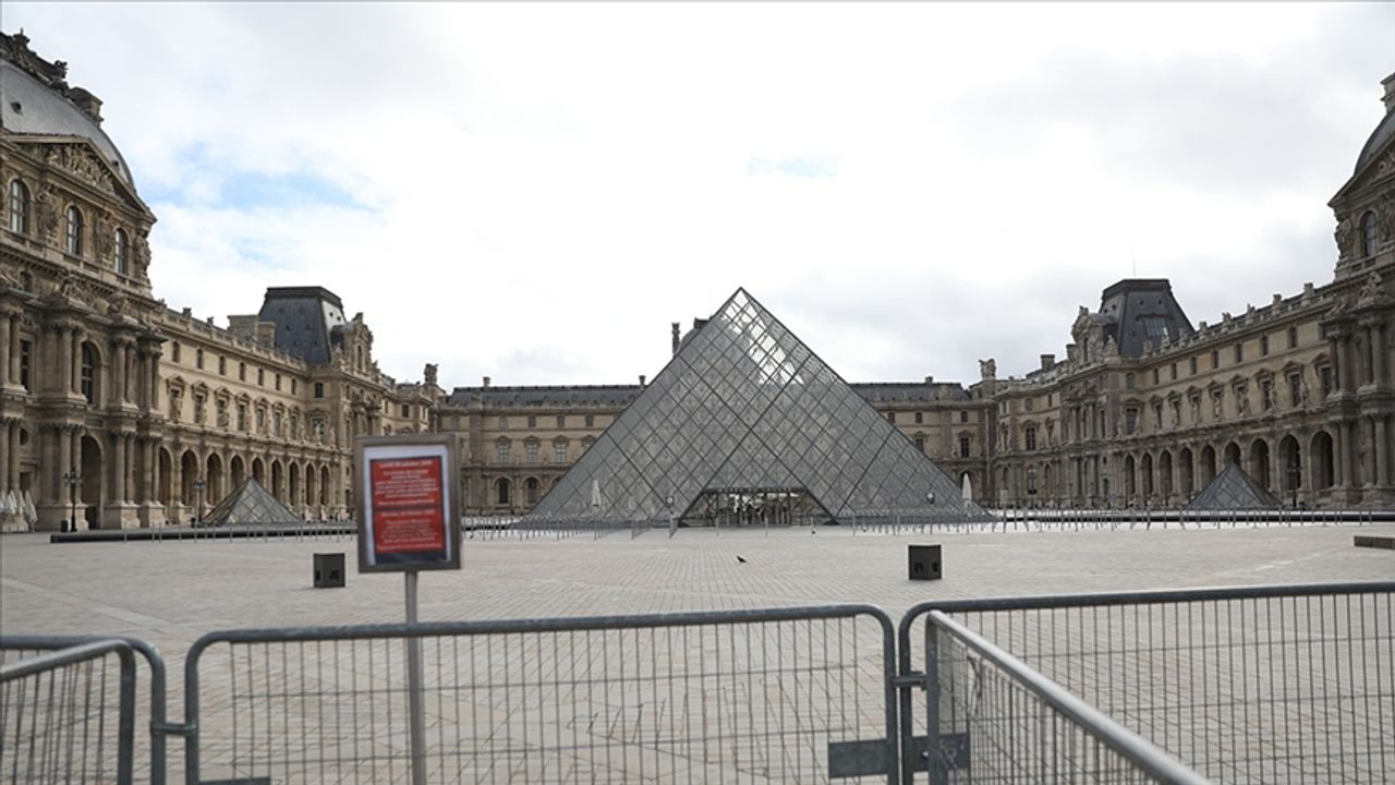 Louvre Müzesi soygunuyla bağlantılı 2 kişi gözaltına alındı