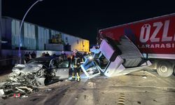 Tırla otomobilin çarpıştığı kazada 6 kişi yaralandı