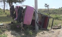 İki safari aracının çarpıştığı kazada 15 kişi yaralandı