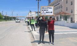 Çanakkale'de öğrenciler trafik kurallarına dikkat çekti